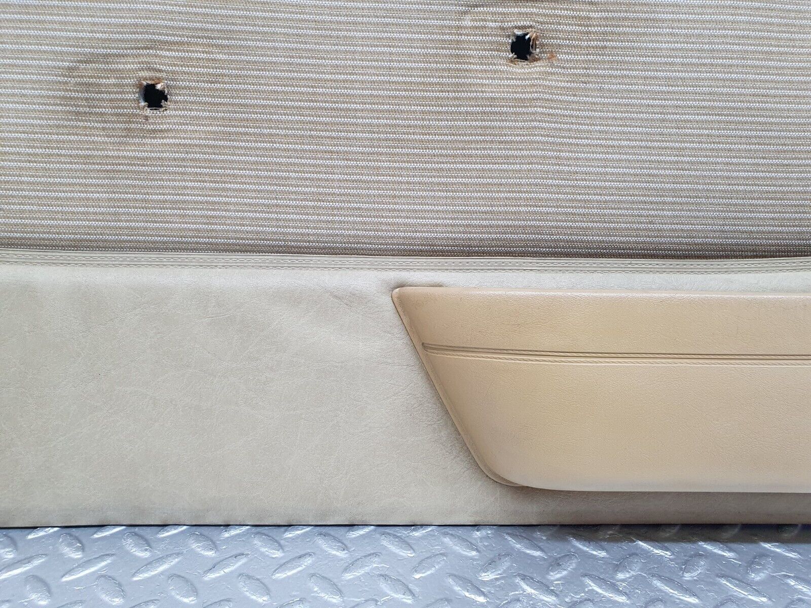 44050 Mercedes-Benz C123 230CE Coupe Left Door Card Beige