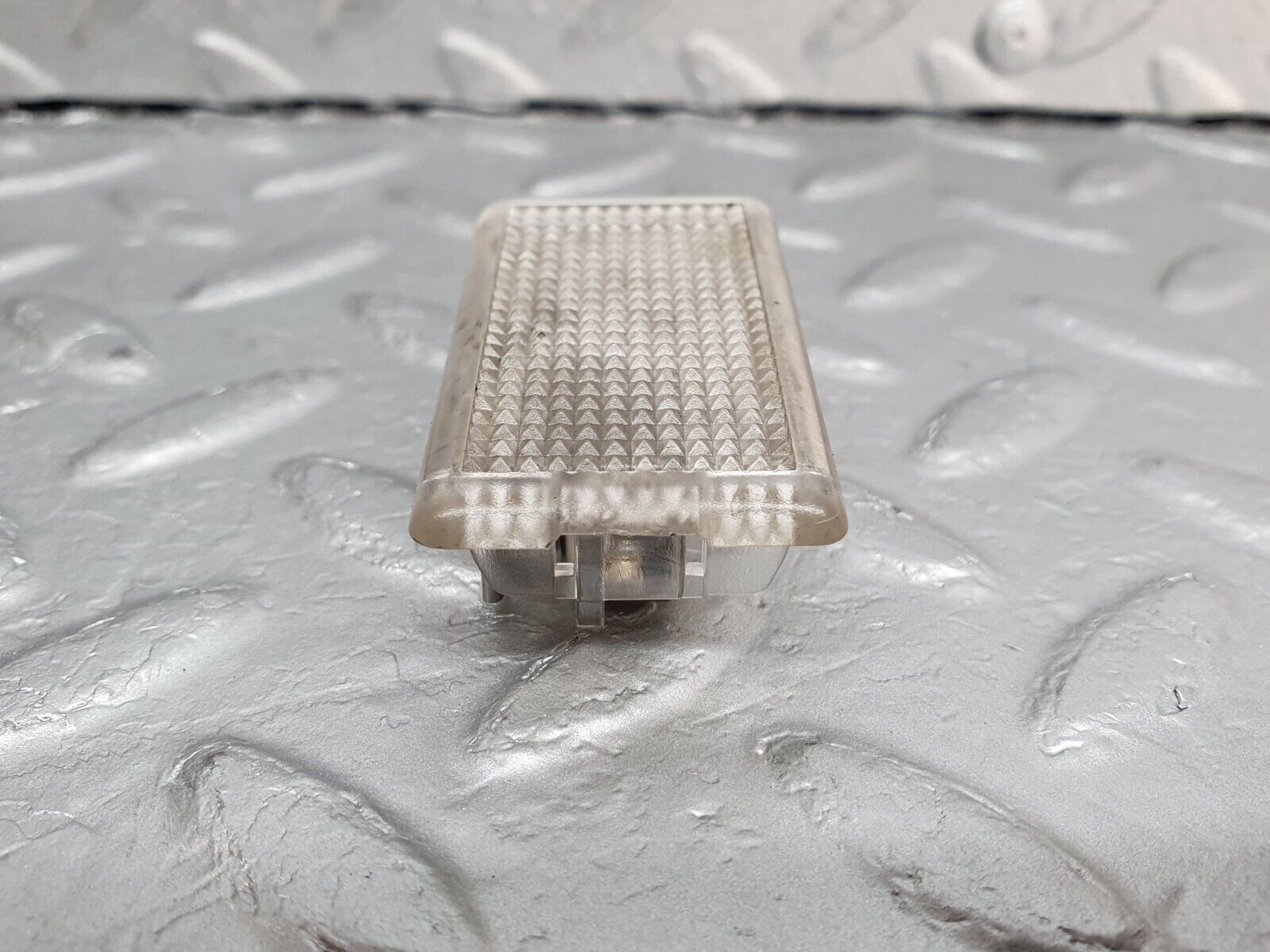 42043 Mercedes-Benz W202 C200 Glove Box Light 1268201301