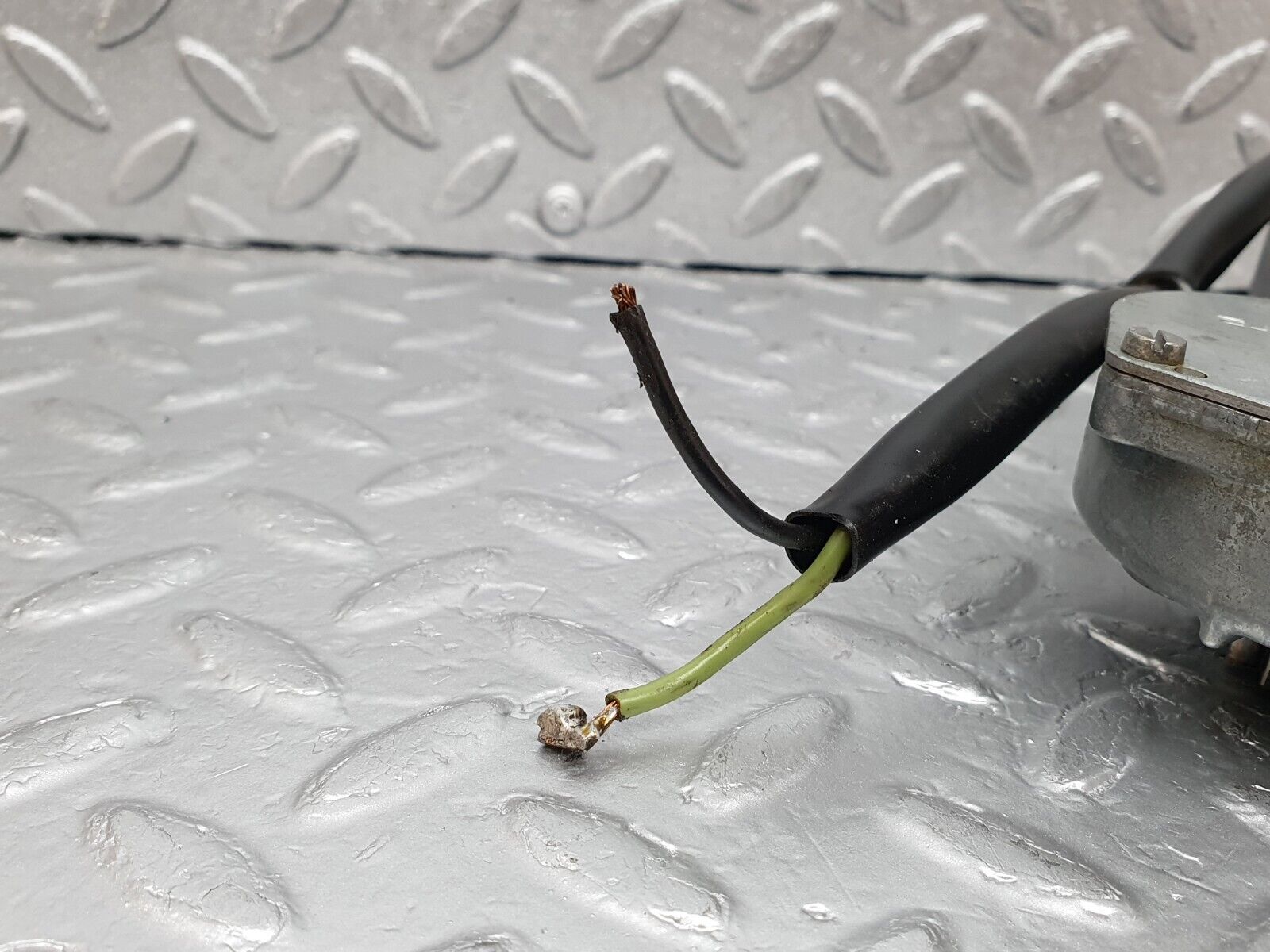 44146 Mercedes-Benz C123 230CE Coupe Front Right Window Regulator Motor 0130820057