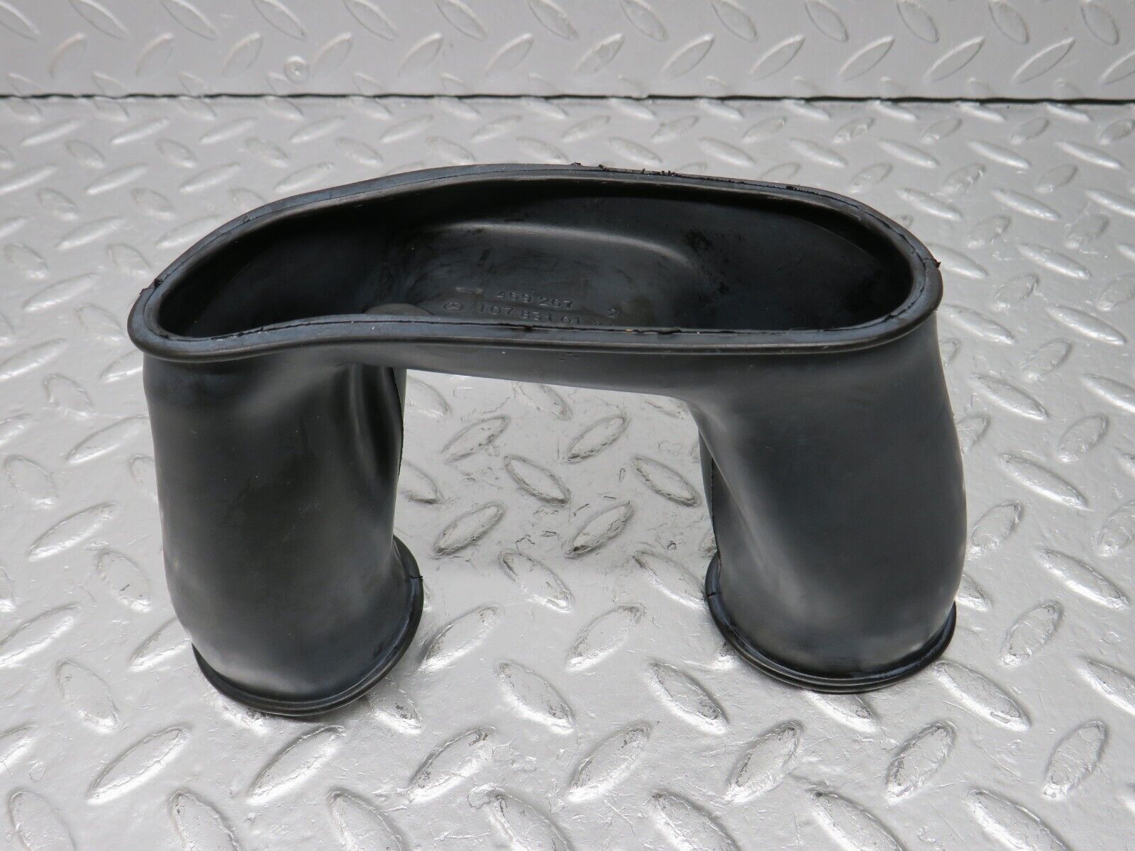 39147 Mercedes-Benz R107 500SL Air Duct Hose Rubber 1078310188