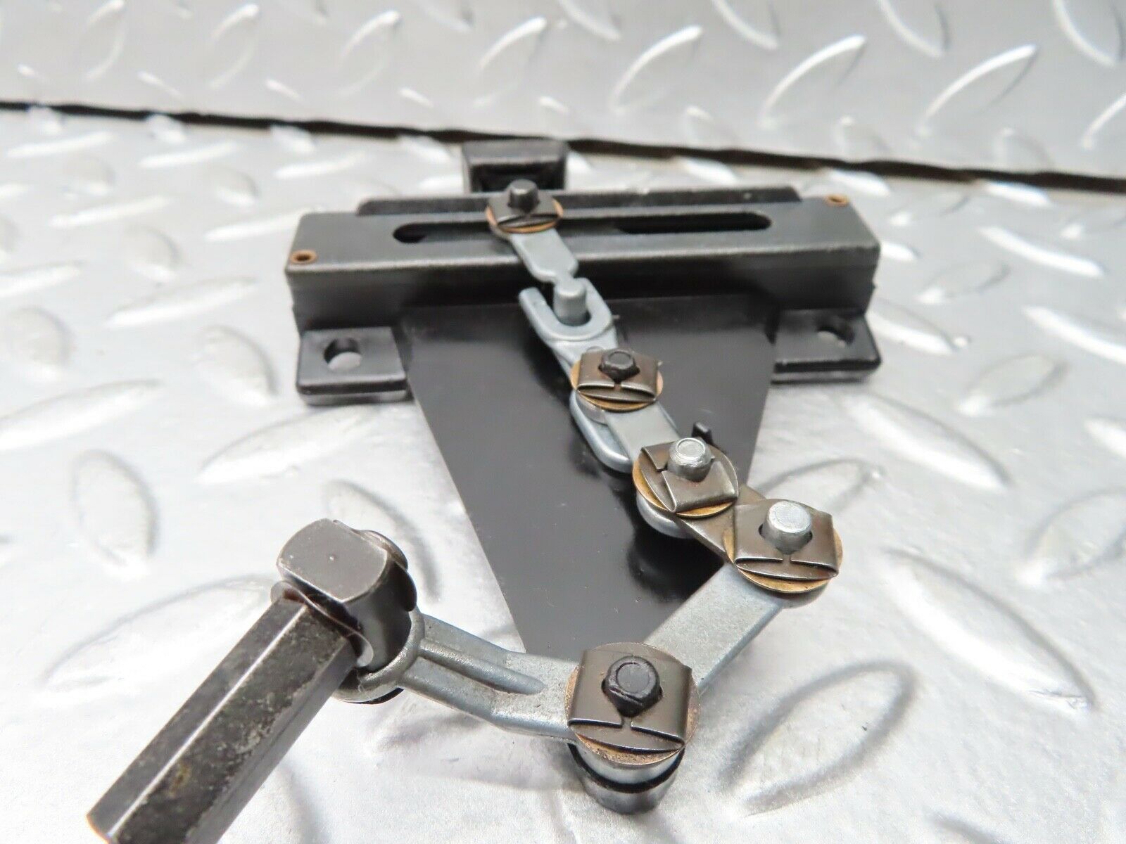 20591 Mercedes-Benz R107 450SL Air Vent Control Lever Centre