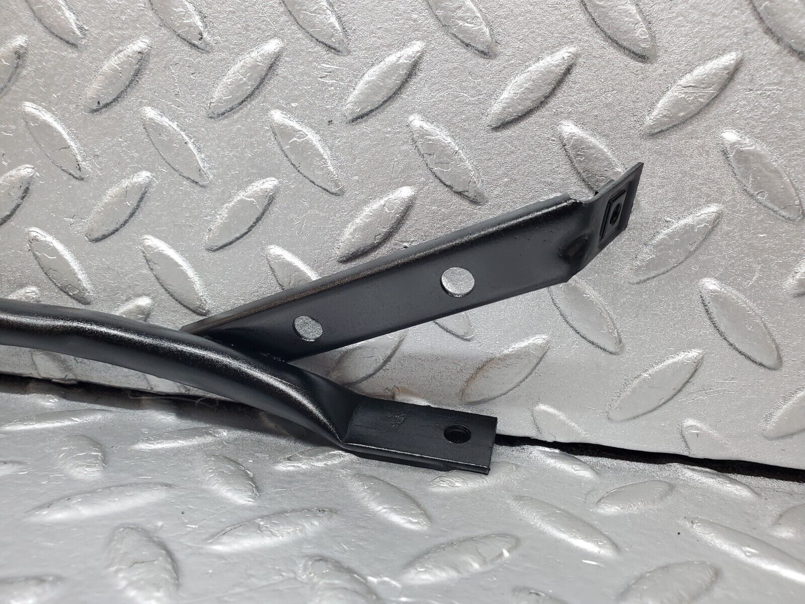 44510 Mercedes-Benz W123 280E Horn Bracket