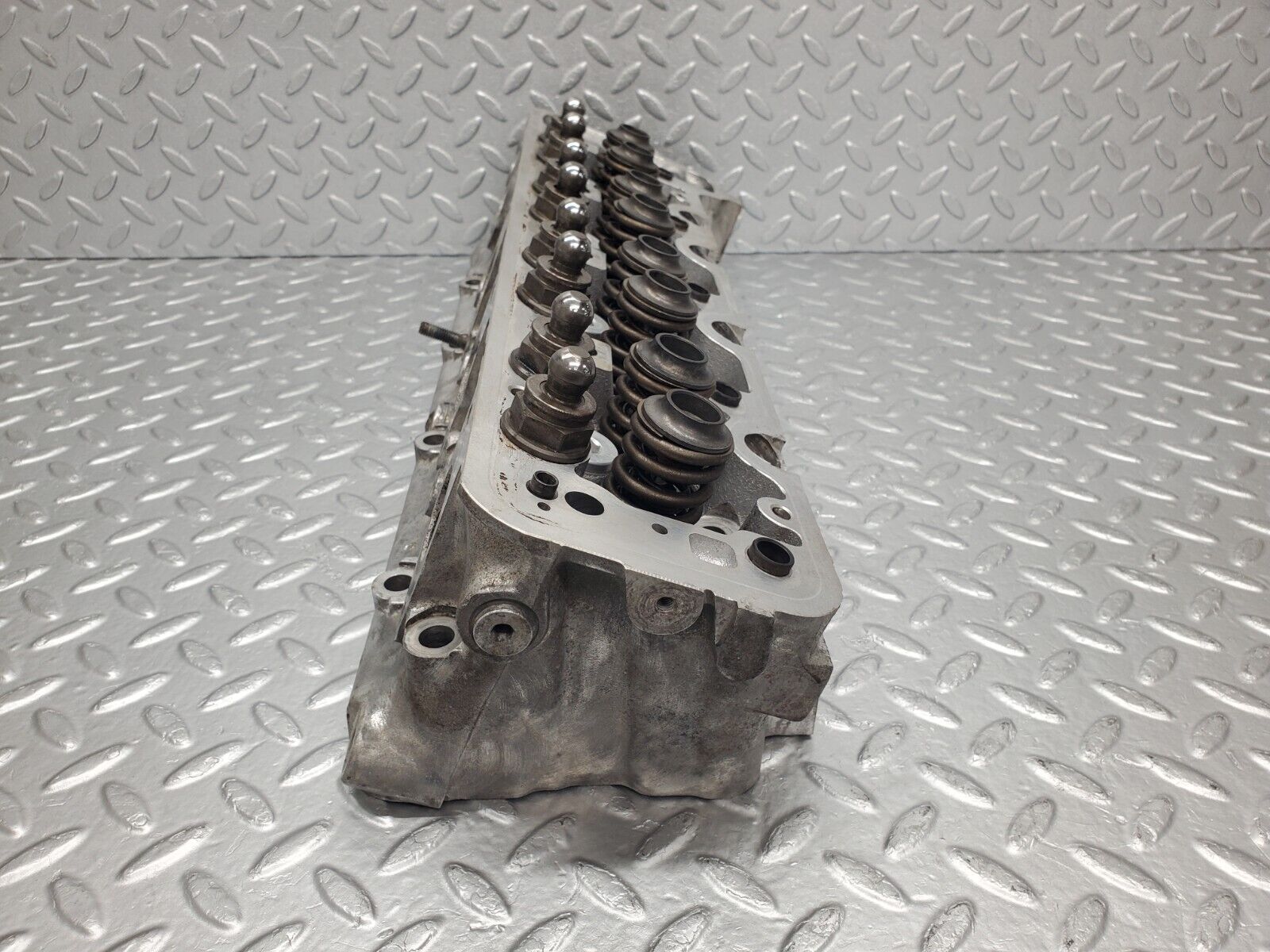 46317 Mercedes-Benz W126 420SE Cylinder Head Left Side 1160164001
