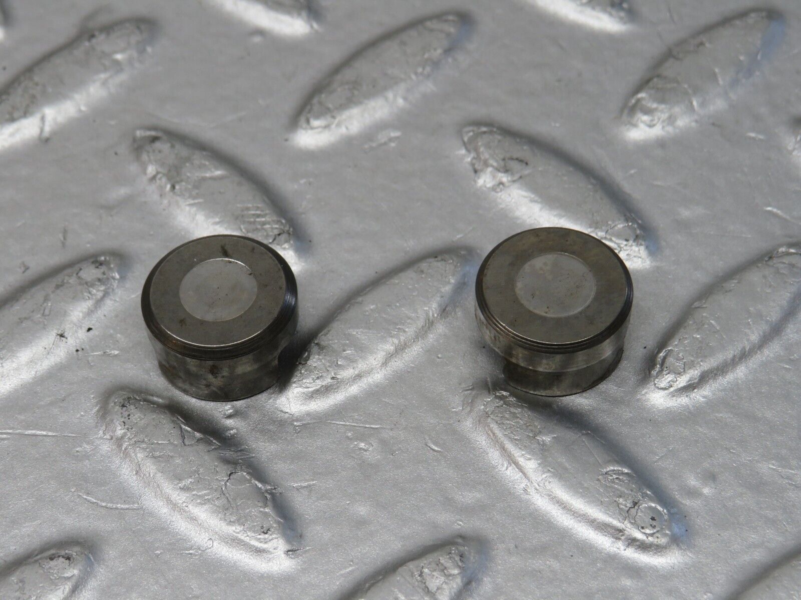 32876 Mercedes-Benz C107 R107 350 V8 Valve Rocker Arm With Spring & Tappet