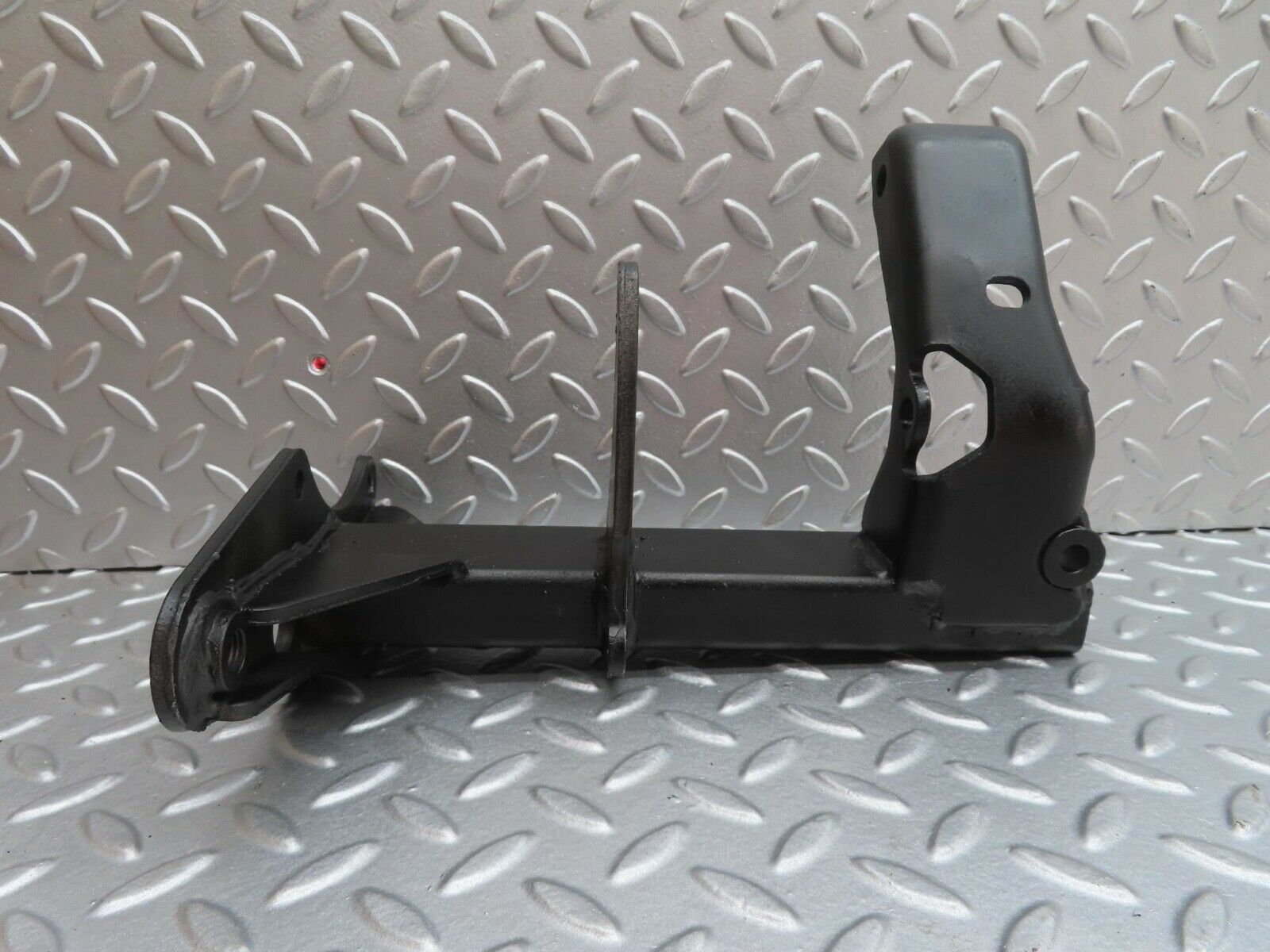 13717 Mercedes-Benz R107 450SL Air Condition Compressor Mount Bracket