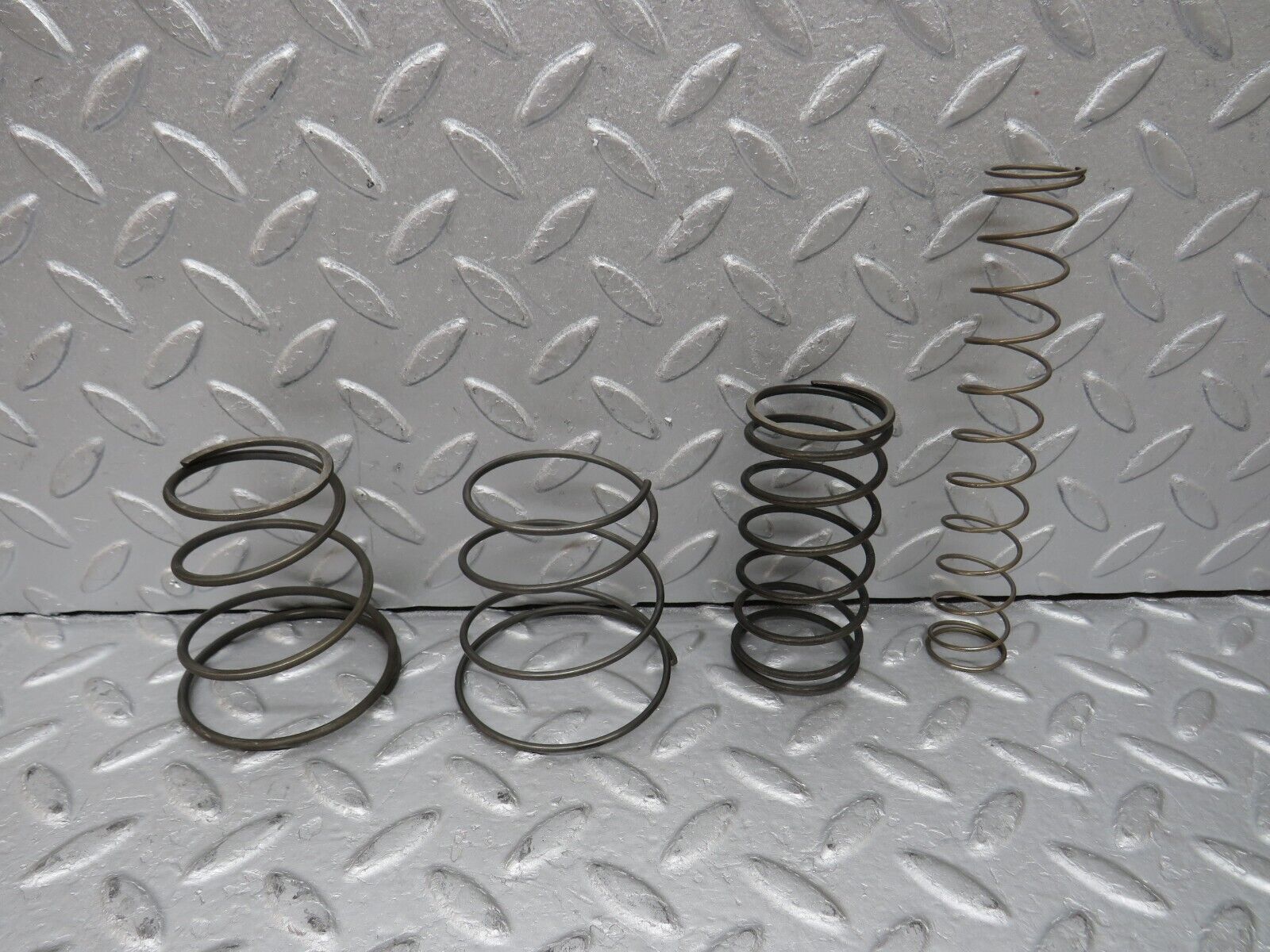 36421 Mercedes-Benz R107 450 Automatic Gearbox Piston Spring Set 722.002