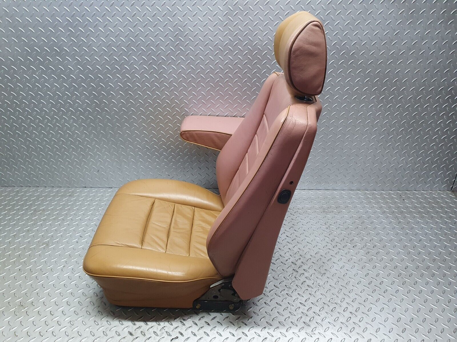 43812 Mercedes-Benz C126 380SEC Coupe Front Left Electric Passenger Seat Leather 1269101950