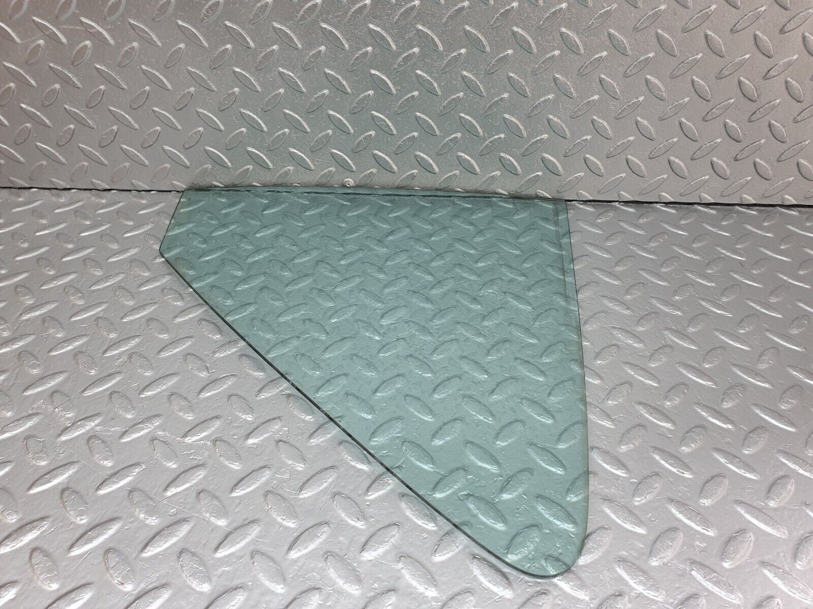 43061 Mercedes-Benz R107 Hardtop Quarter Window Glass Left Side