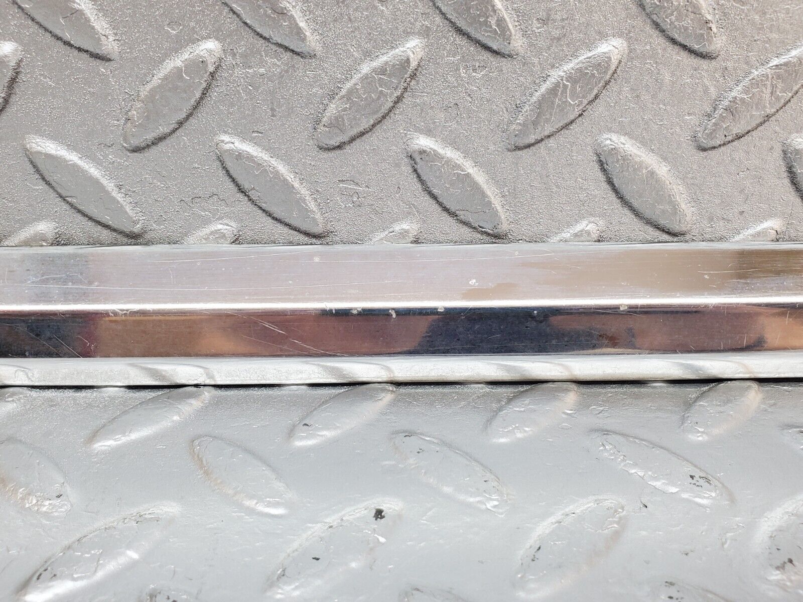 45810 Mercedes-Benz W126 420SE Rear Right Door Chrome Moulding Trim