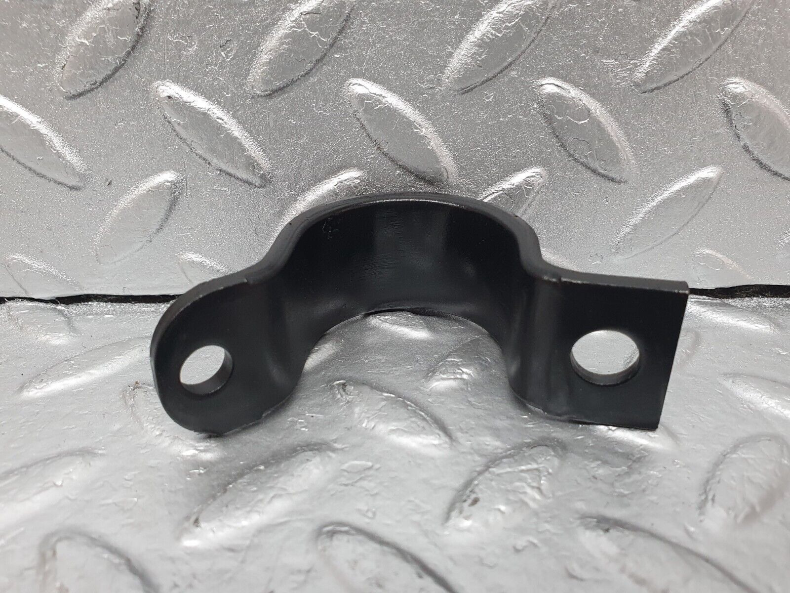 42120 Mercedes-Benz W202 C200 Anti Roll Bar Holder Bracket Front Right