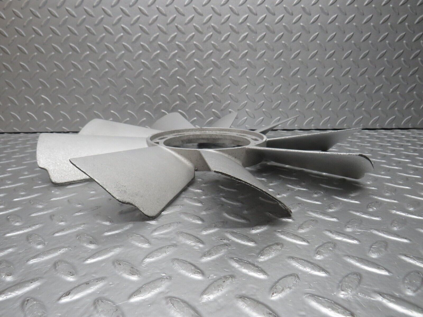 39220 Mercedes-Benz R107 500SL Engine Cooling Fan 1162051906