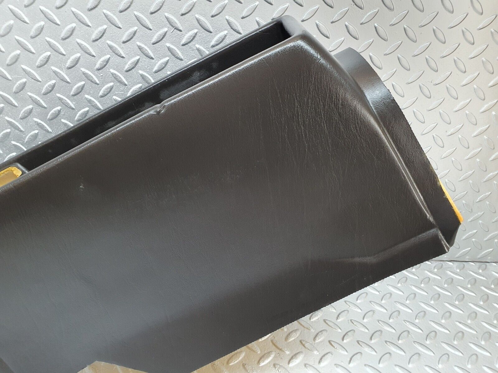 44120 Mercedes-Benz C123 230CE Coupe Centre Console Black