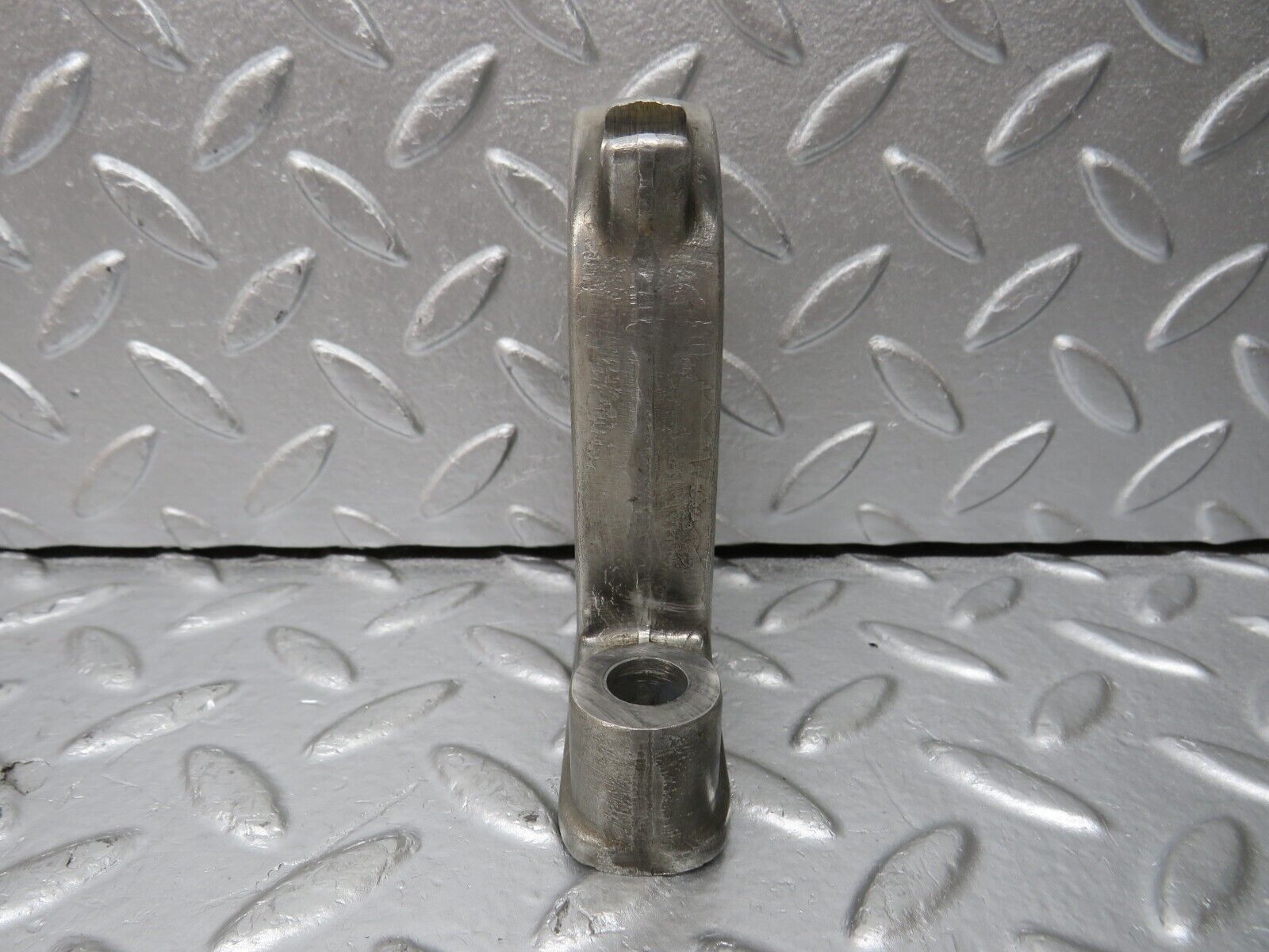 33092 Mercedes-Benz C107 R107 350 V8 Camshaft Tower Bearing 1160512118