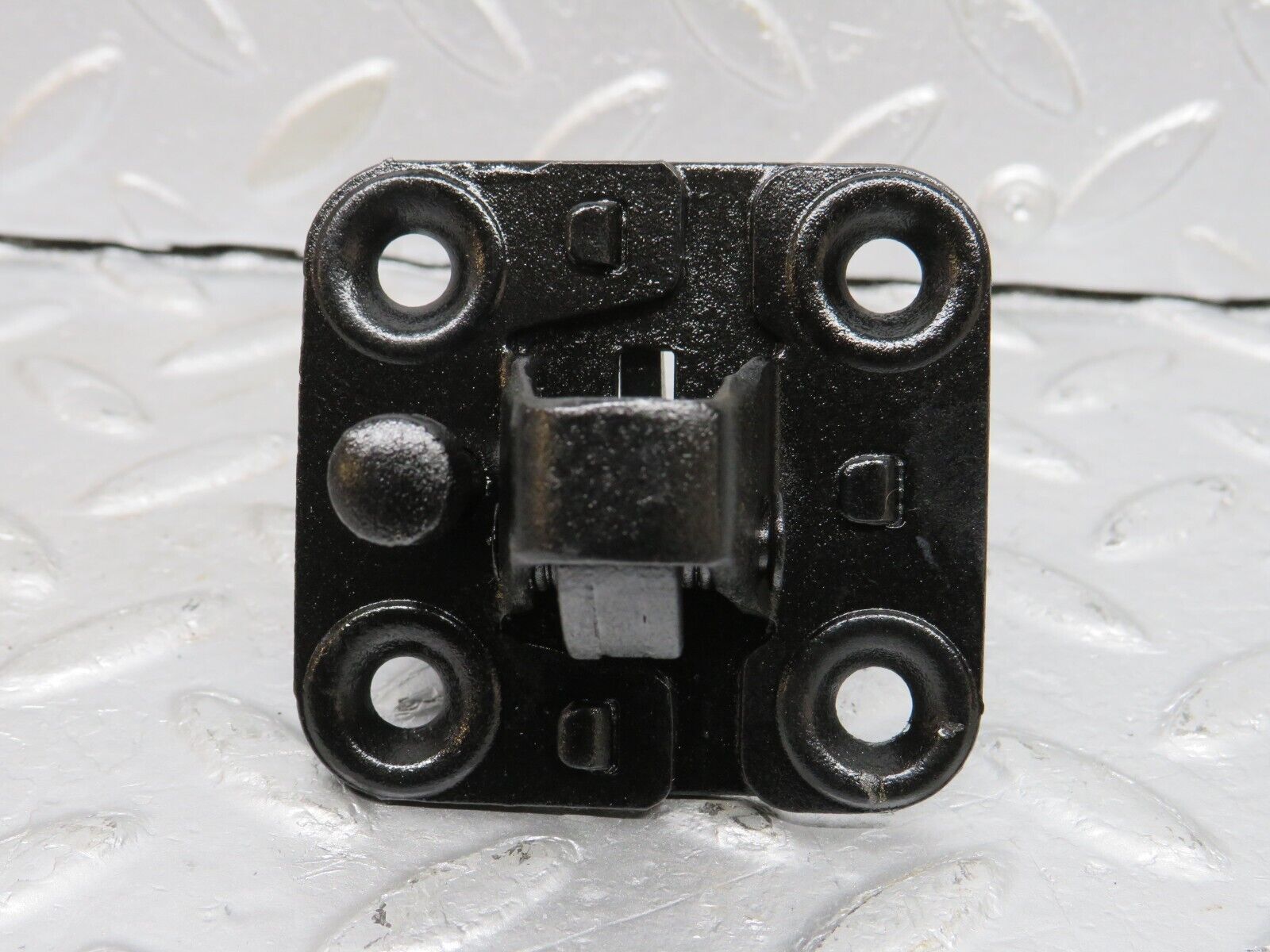 40079 Mercedes-Benz R107 350SL Bonnet Lock Catch