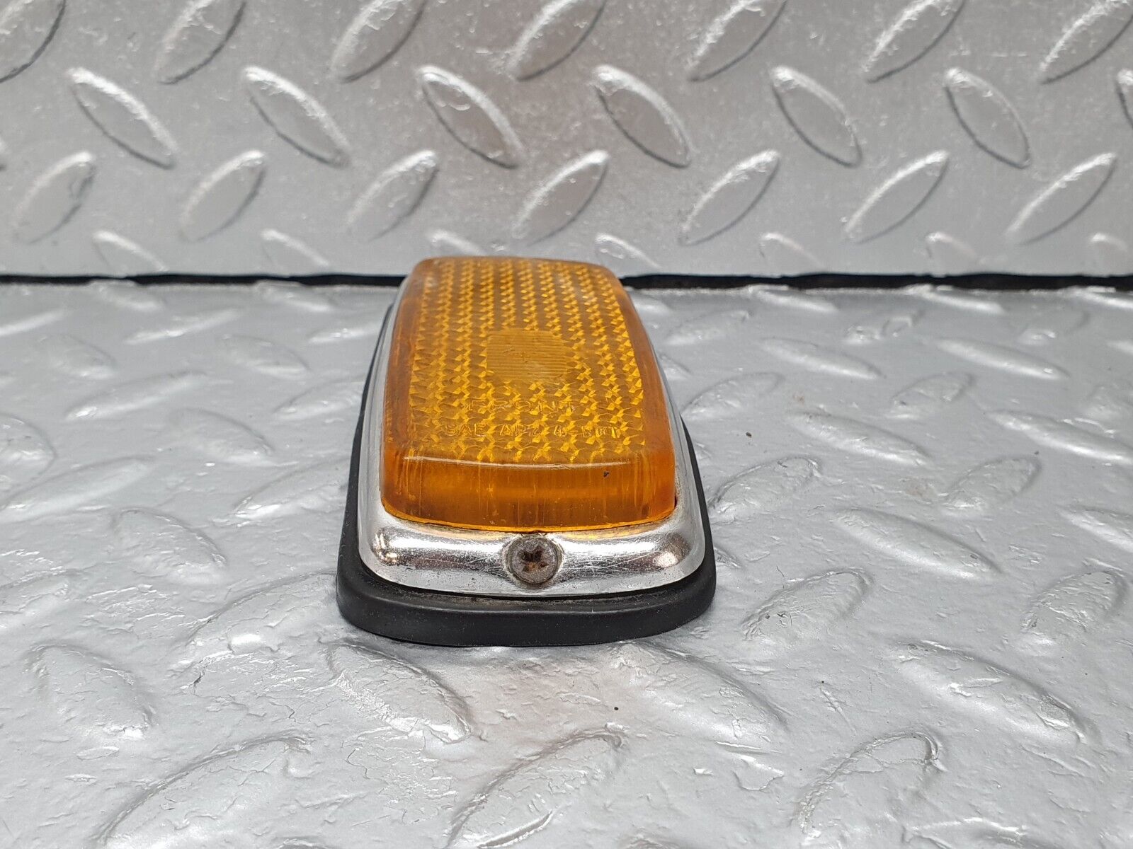 43120 Mercedes-Benz W108 280SE Front Right Side Position Light 0008260441