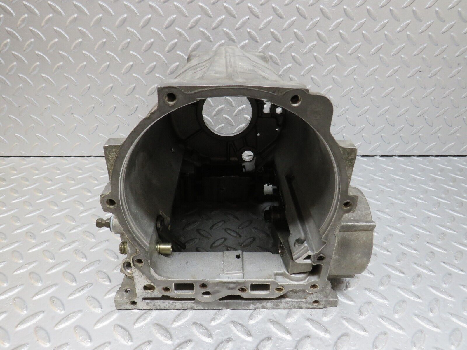 36406 Mercedes-Benz R107 450 Automatic Gearbox Housing 722.002 1152714201 1162700301