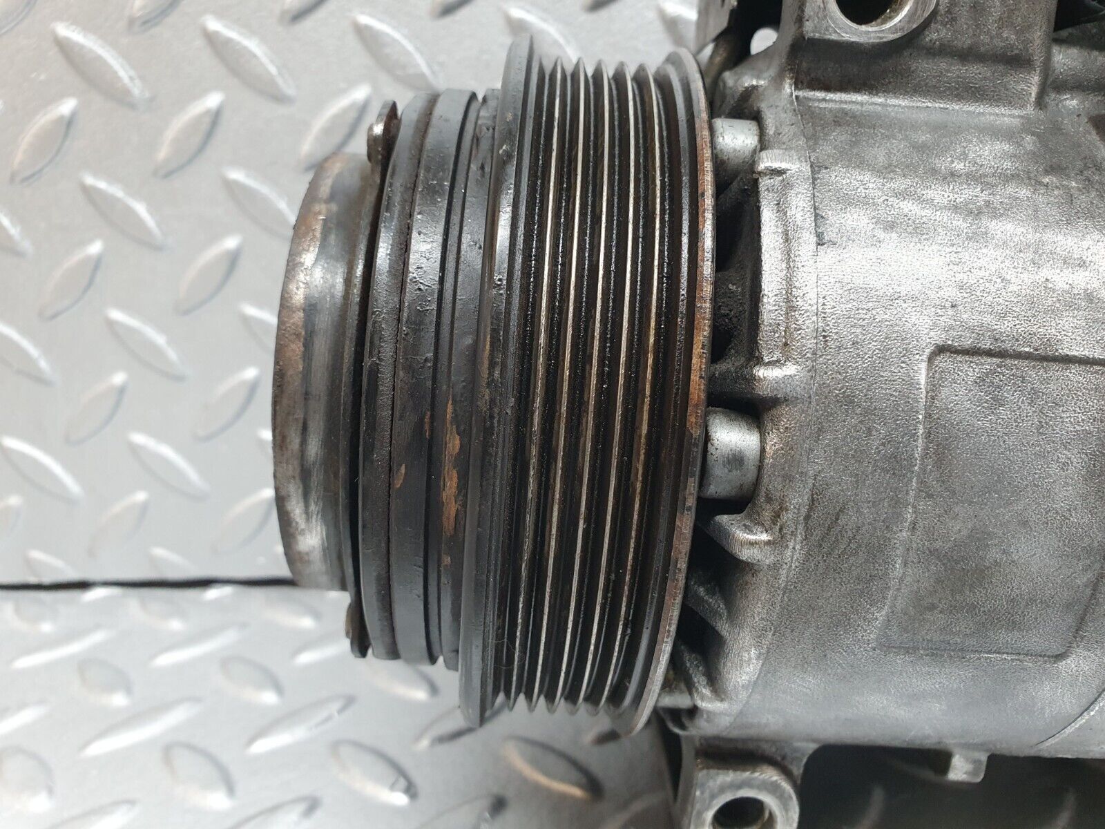 41921 Mercedes-Benz W202 C200 Air Conditioning Compressor 0002302011