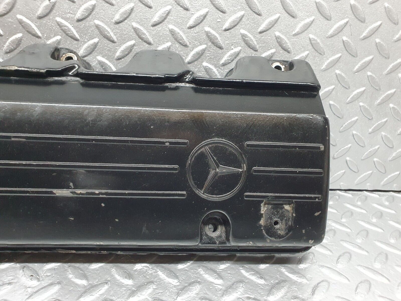 43073 Mercedes-Benz W123 Rocker Cover 1020160405