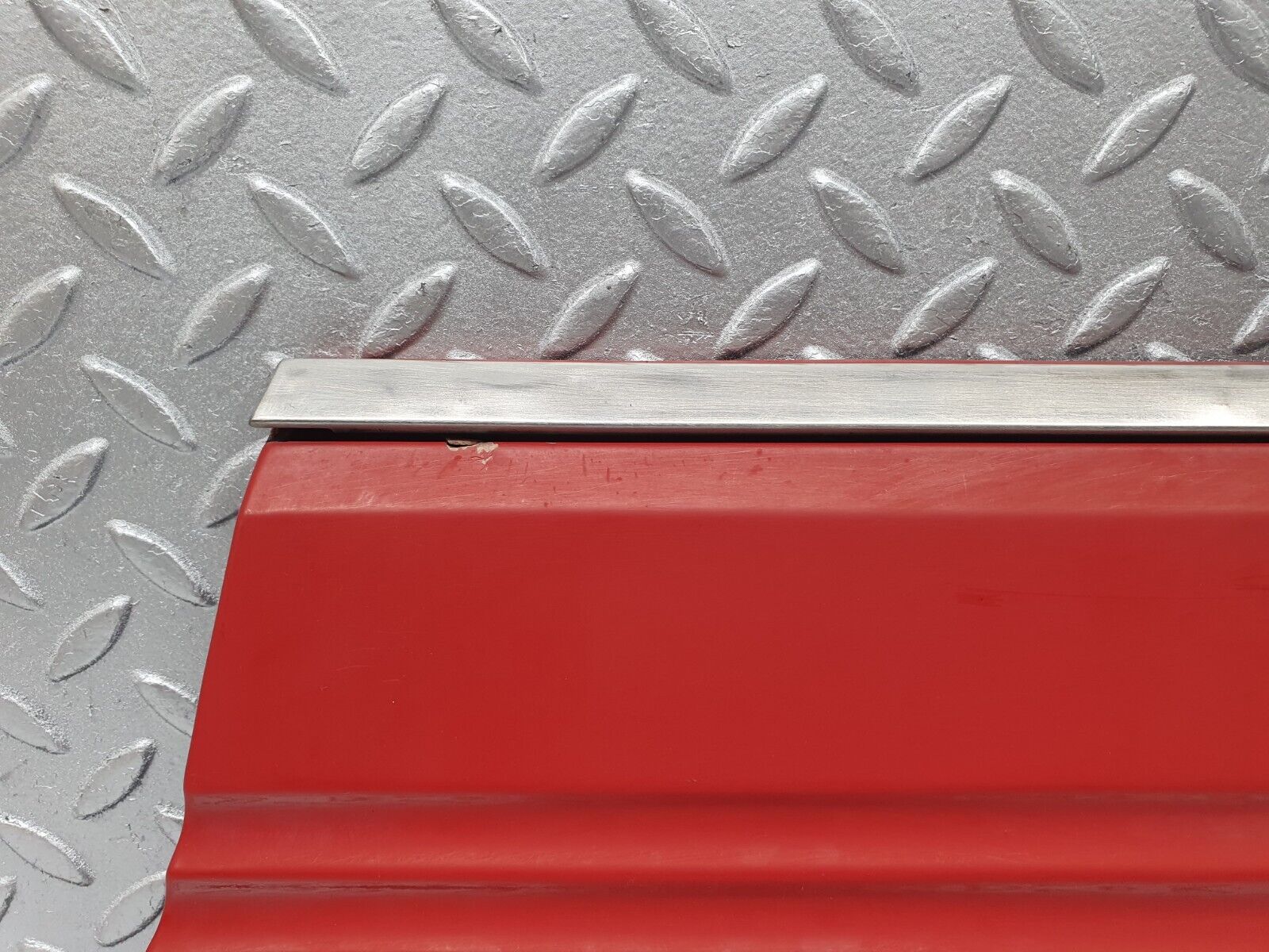 43491 Mercedes-Benz C126 380SEC Coupe Front Right Fender Wing Lower Moulding Trim