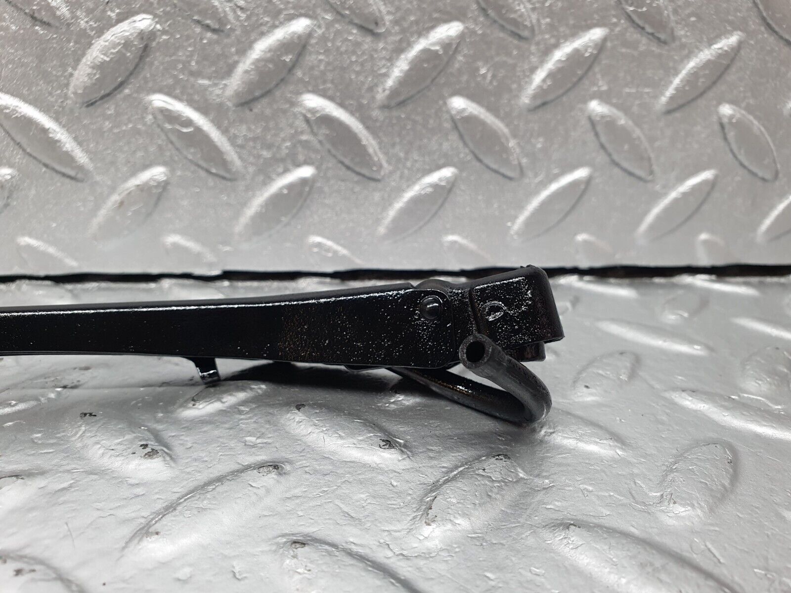 42348 Mercedes-Benz R129 320SL Coupe Headlight Wiper Arm Left Side