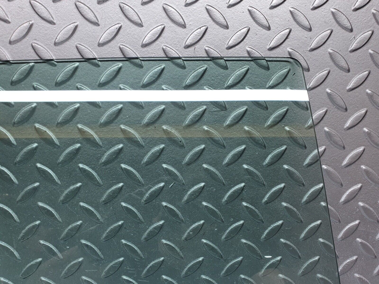 41991 Mercedes-Benz W202 C200 Rear Left Door Window Glass