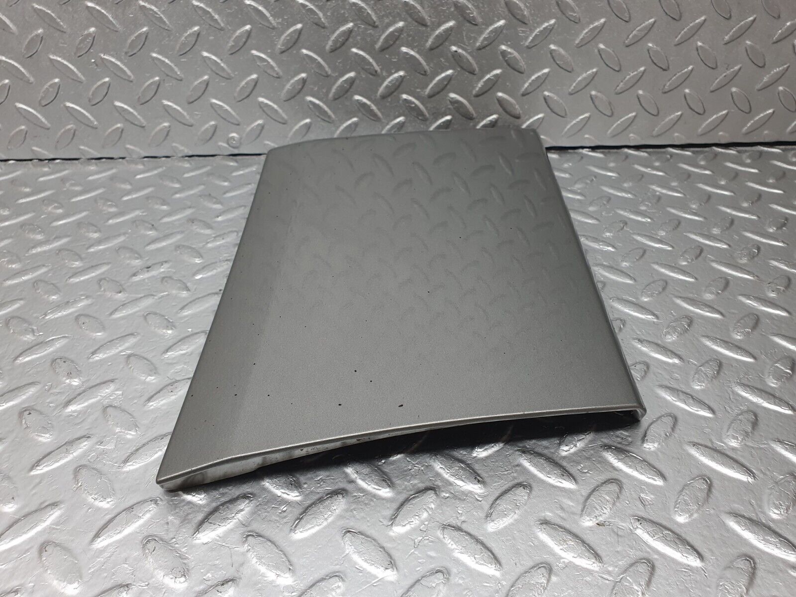 42732 Mercedes-Benz W201 190 2.0L Front Left Fender Wing Moulding Trim 2016905340