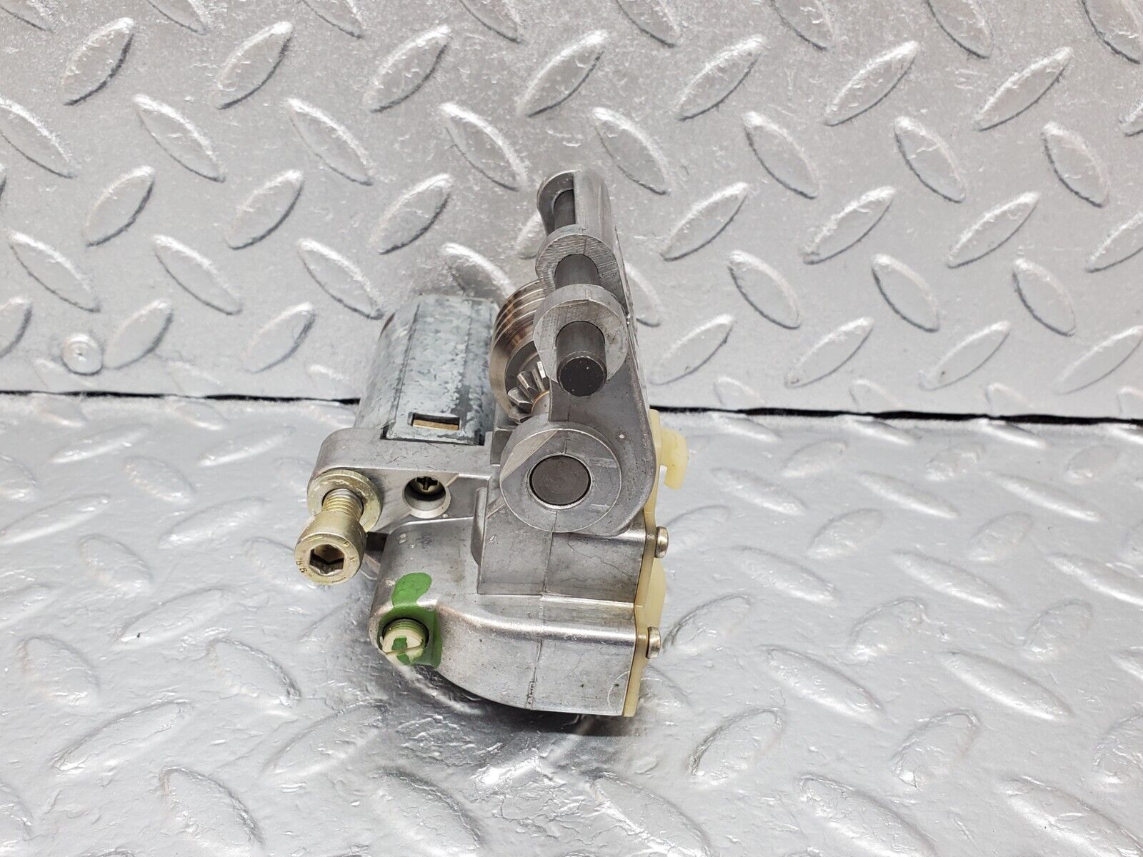 45637 Mercedes-Benz W126 420SE Steering Column Adjustment Motor 1264600325