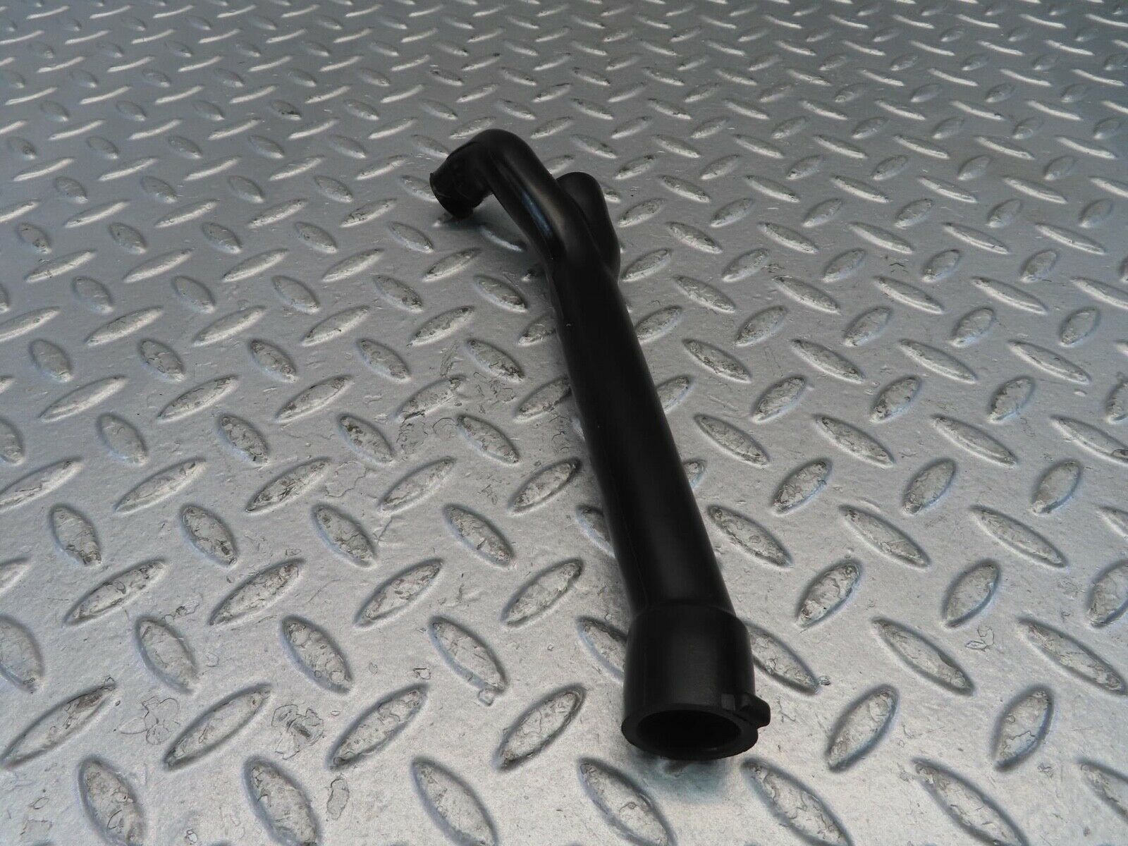 11050 Mercedes-Benz R107 W116 Air Intake Breather Hose 1160940682