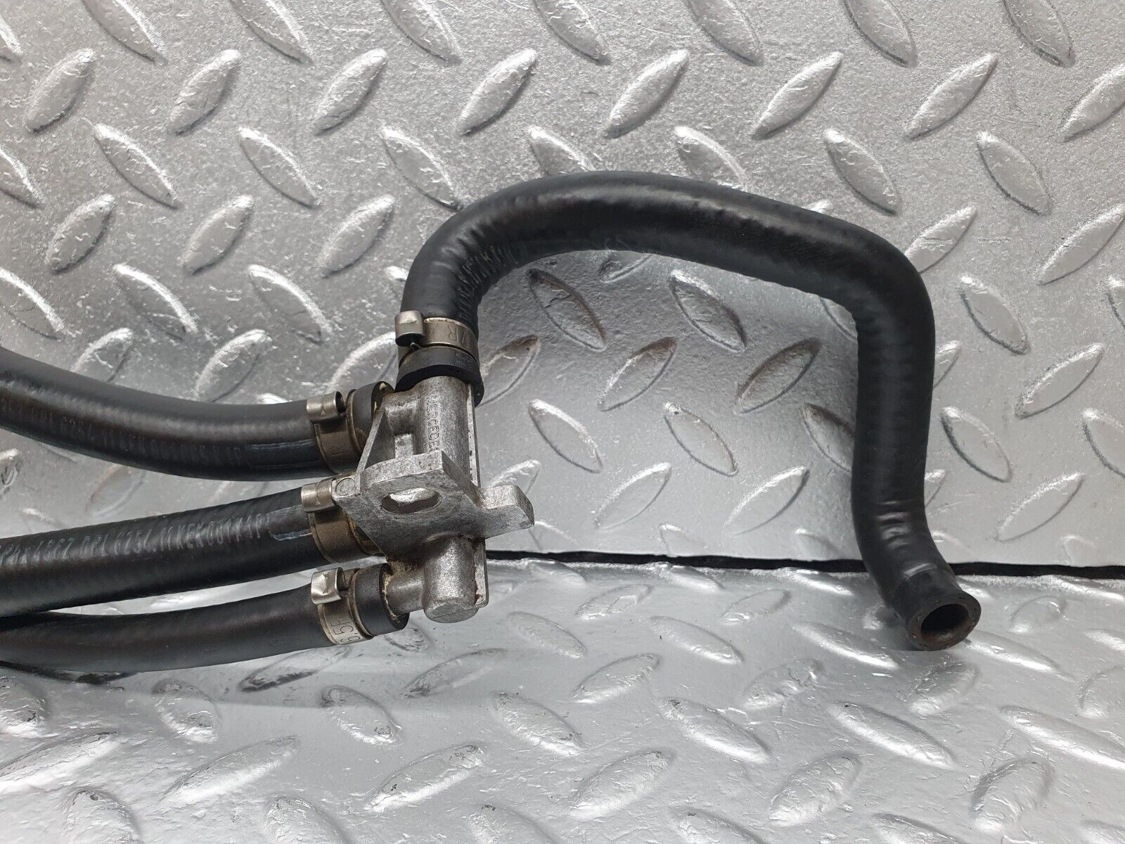 42813 Mercedes-Benz W201 190 2.0L Distributor For Carburettor With Hoses 1022030029 1022030682 1022031182