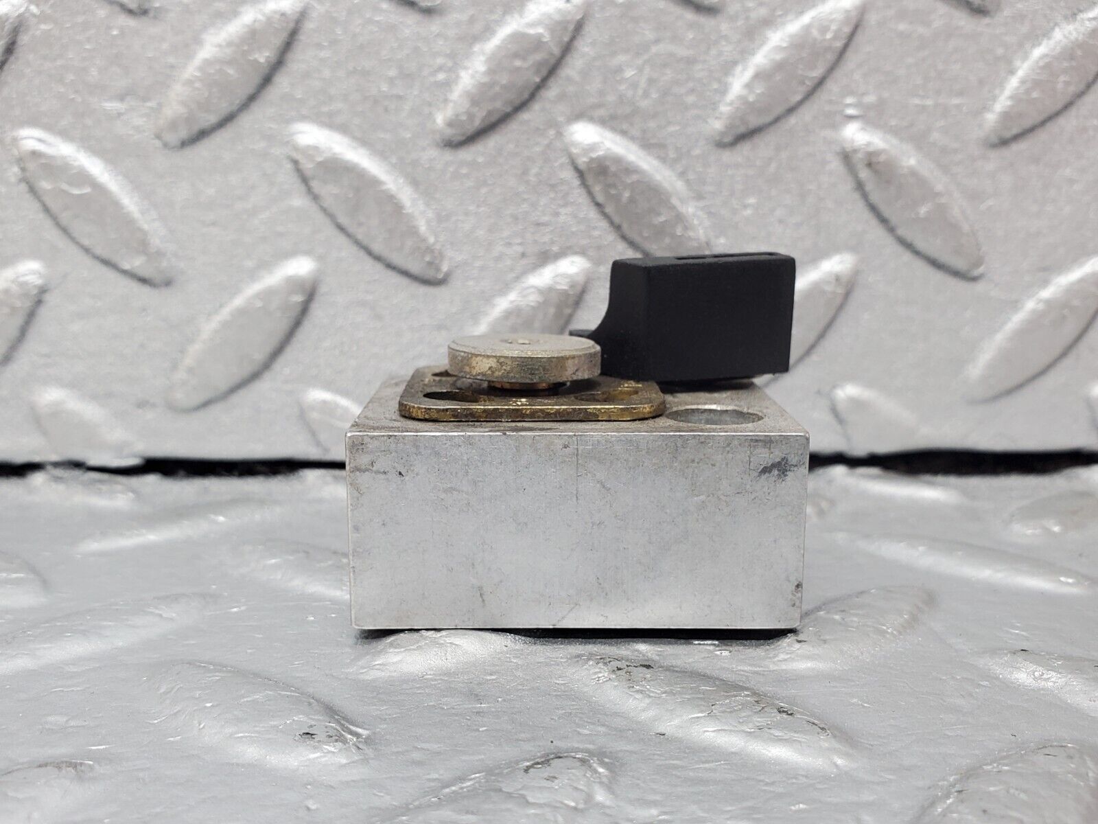 45323 Mercedes-Benz R129 300SL Coupe Soft Top Hydraulic Valve