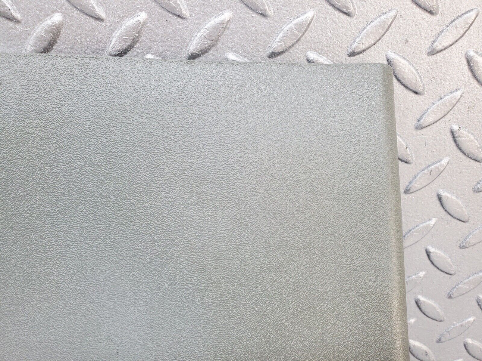 44640 Mercedes-Benz W124 220E Front Right Kick Panel Grey 1246800306