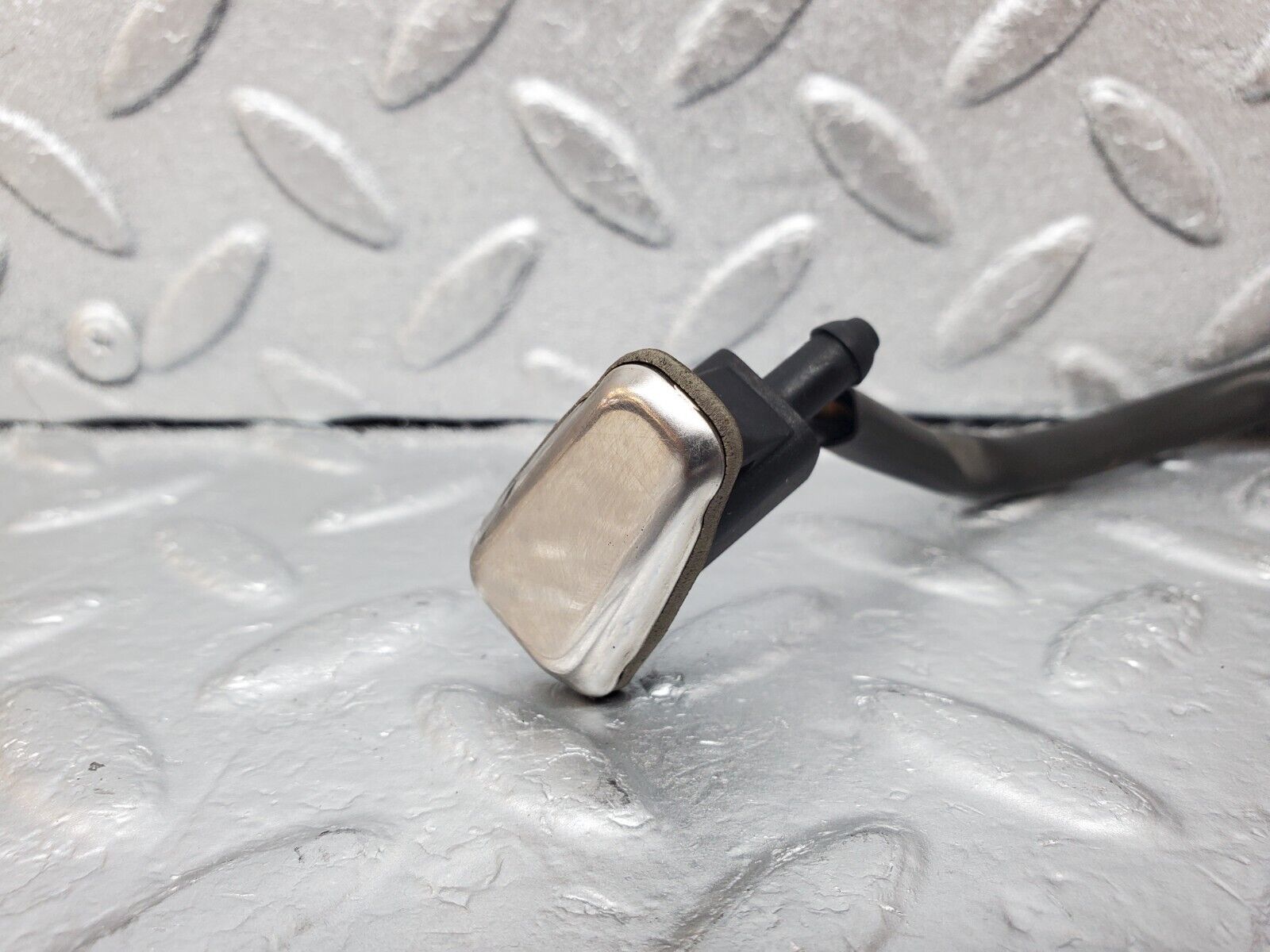 45731 Mercedes-Benz W126 420SE Windscreen Washer Nozzle