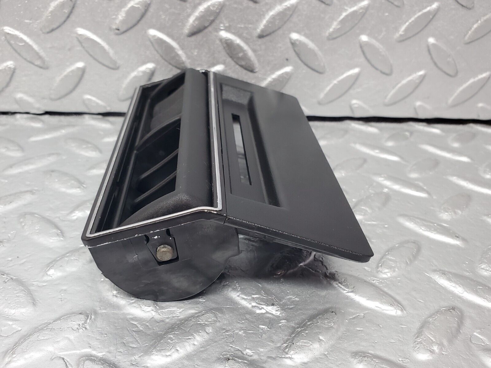 45584 Mercedes-Benz W126 420SE Centre Console Air Vent 1268300013