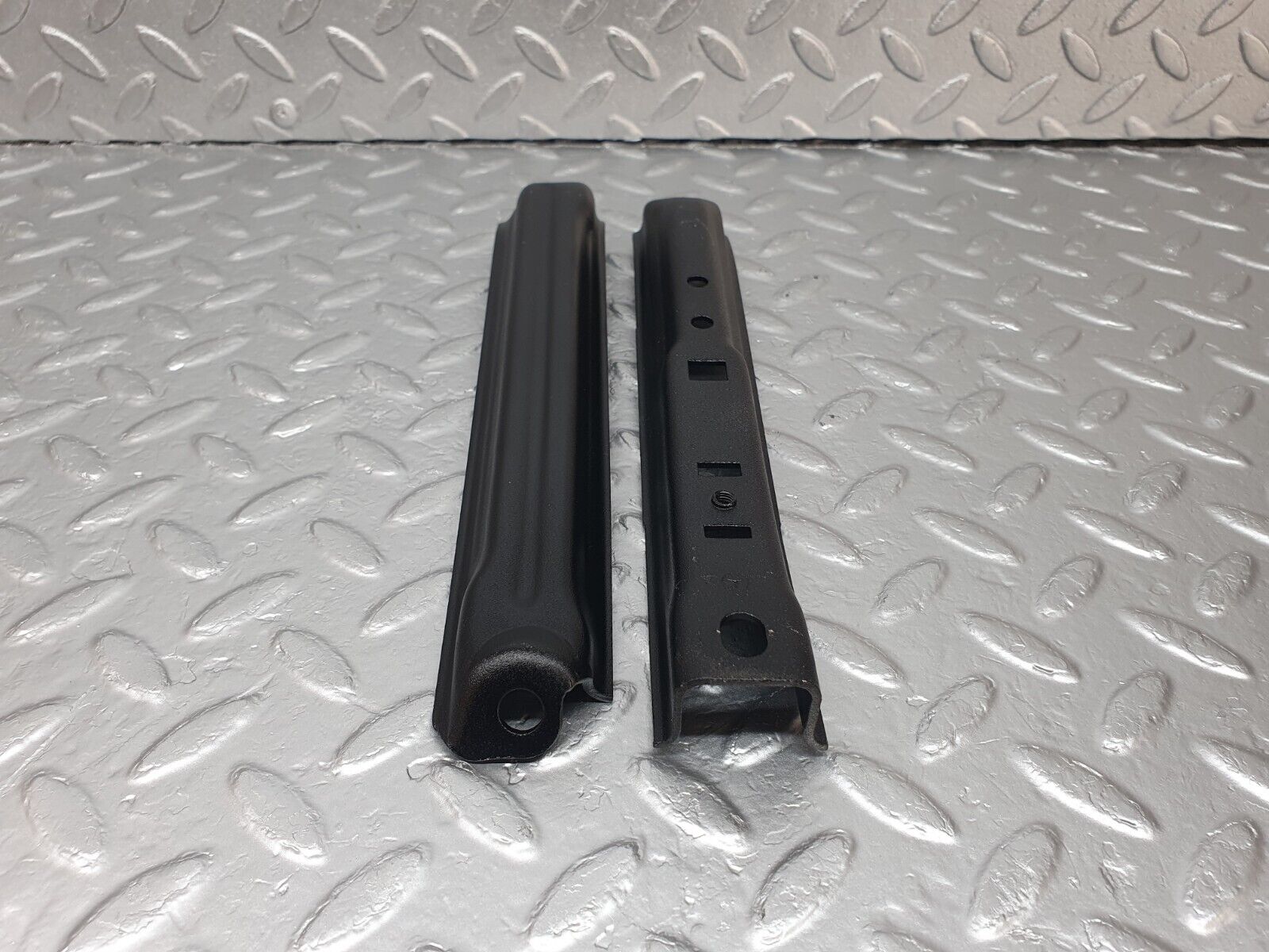 42831 Mercedes-Benz W201 190 2.0L Air Intake Manifold Bracket