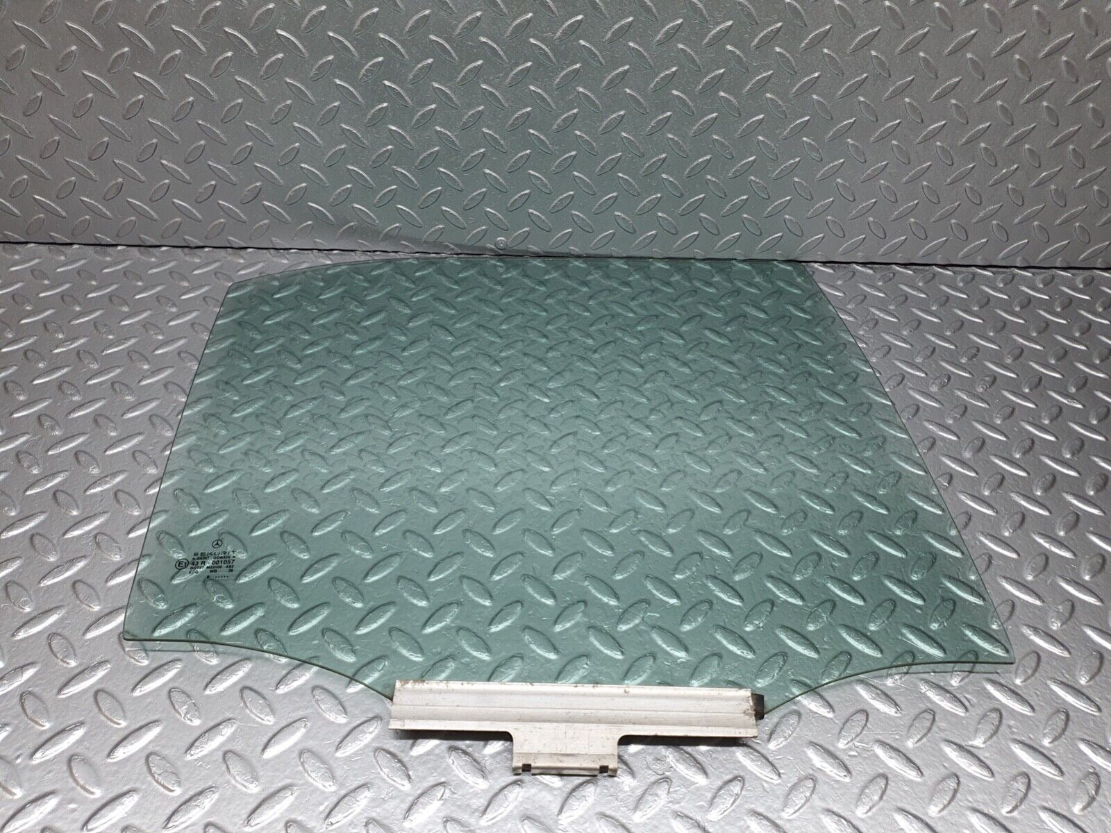 41991 Mercedes-Benz W202 C200 Rear Left Door Window Glass