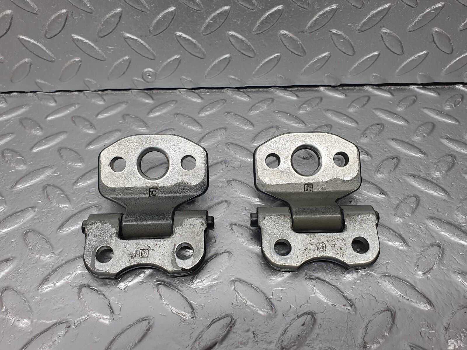 41867 Mercedes-Benz W202 C200 Front Door Hinge Left