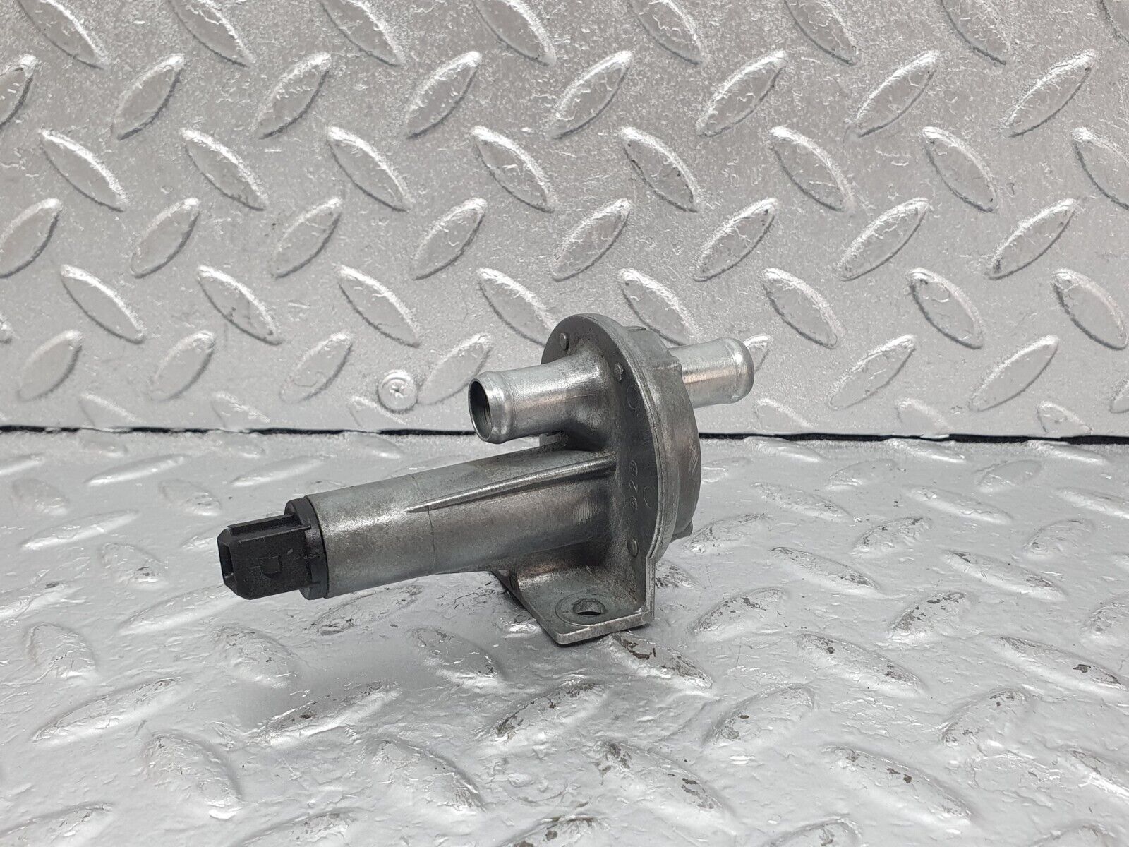 44029 Mercedes-Benz C123 230CE Coupe Auxiliary Air Valve Bosch 0280140127