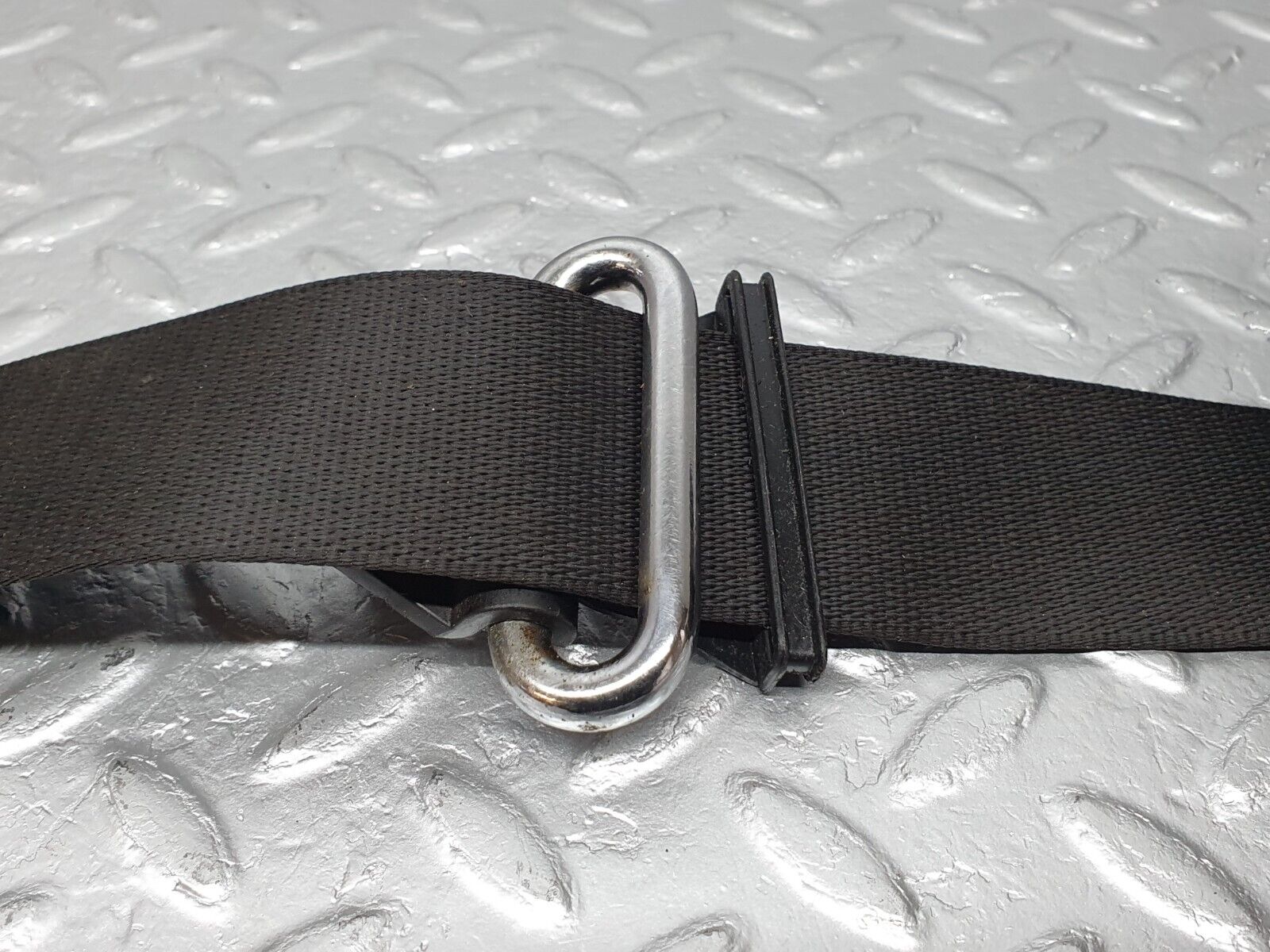 41694 Mercedes-Benz W124 200E Rear Seat Belt Set With Buckles 1248601185 1248601169 1248600585 1248600585