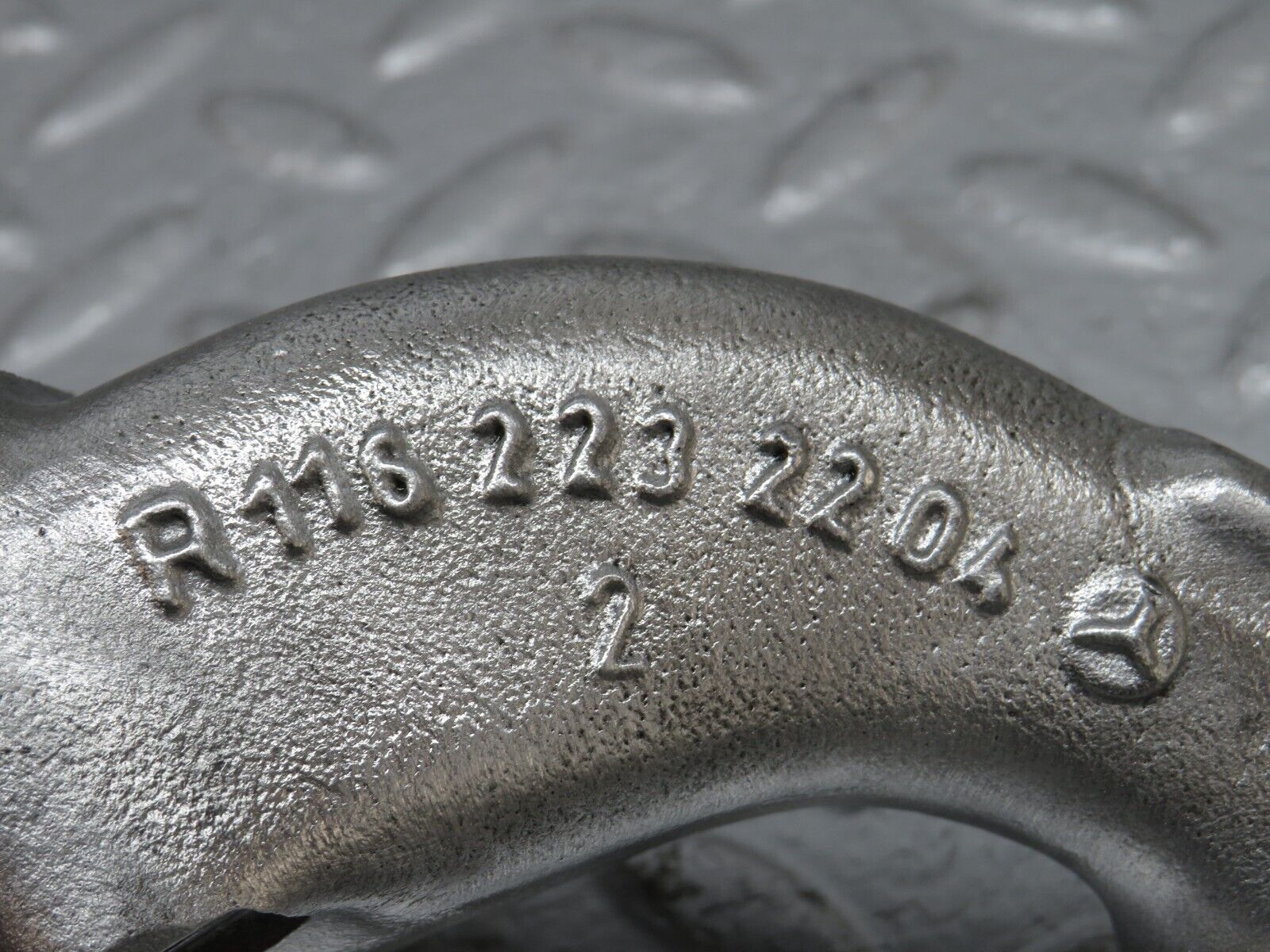 33556 Mercedes-Benz C107 R107 Engine Mount Bracket Left Side 1162232204