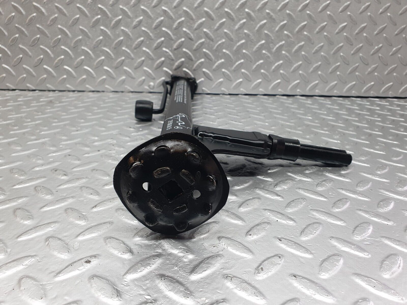 42446 Mercedes-Benz R129 320SL Coupe Car Jack 1295830015