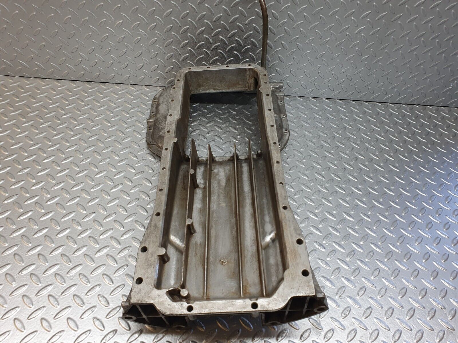 43790 Mercedes-Benz C126 380SEC Coupe Oil Pan Oil Sump 1170140002