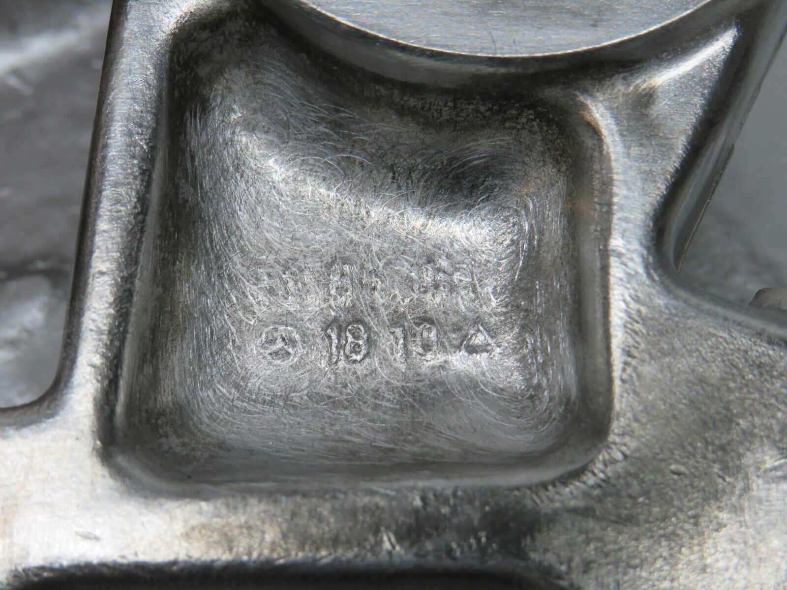 32992 Mercedes-Benz C107 R107 350 V8 Camshaft Tower Bearing 1160511810