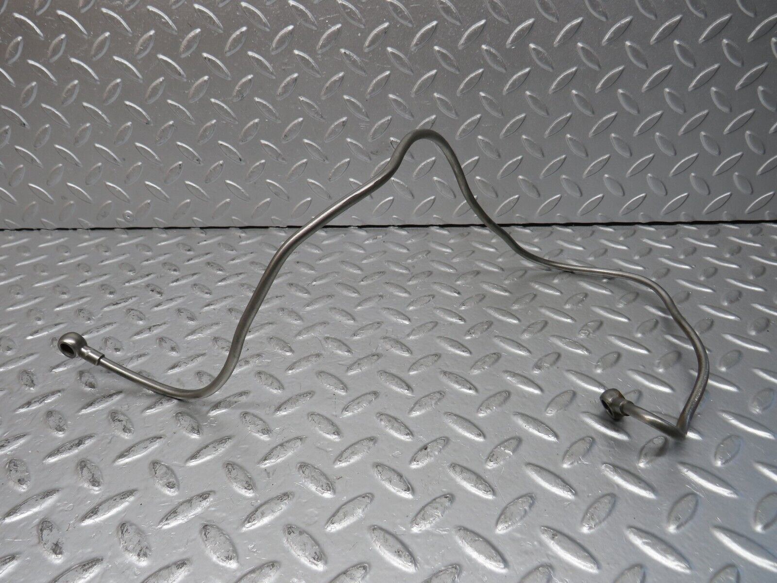 32879 Mercedes-Benz C107 R107 350 V8 Oil Pressure Hose Pipe