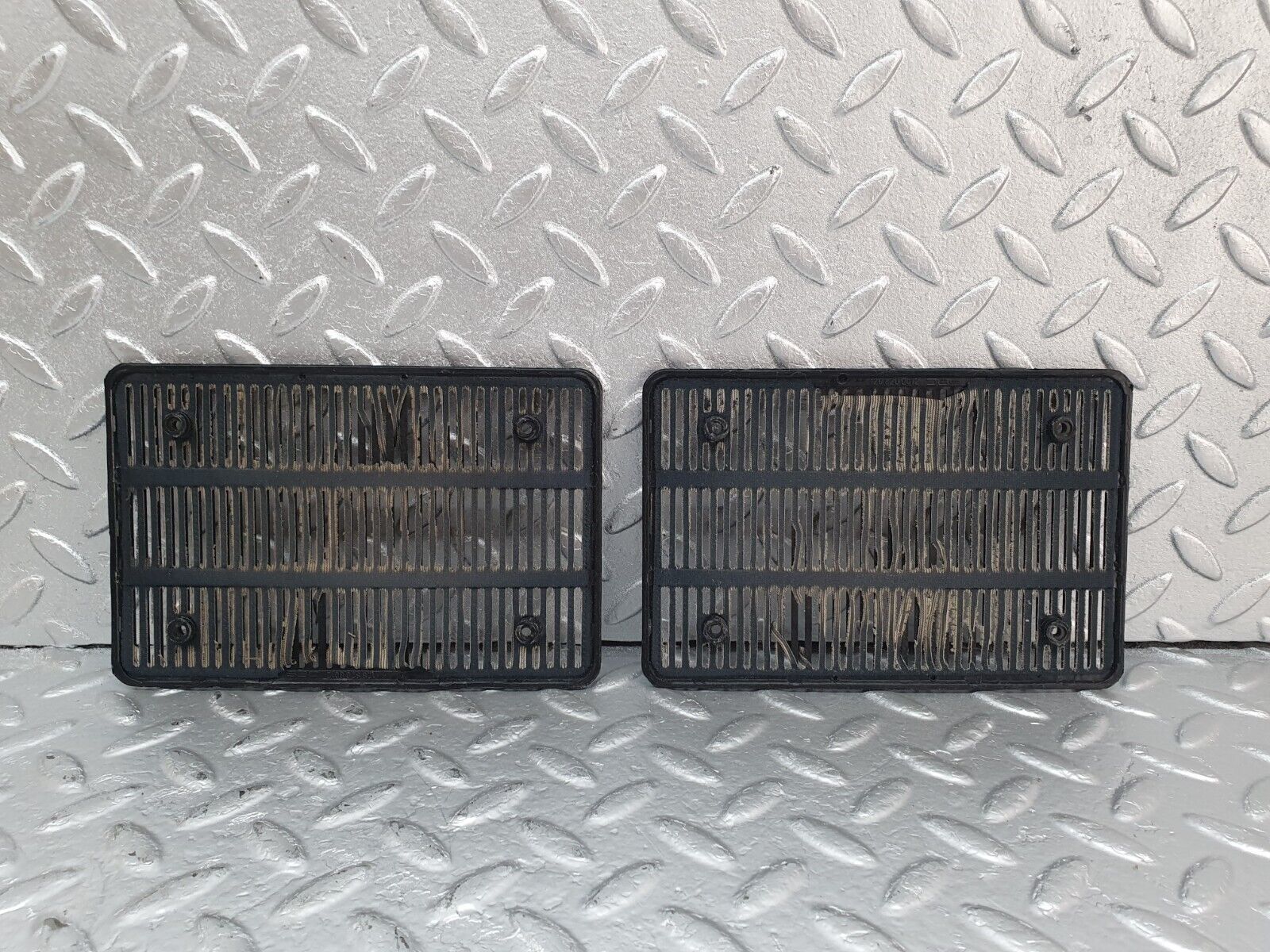 43677 Mercedes-Benz C126 380SEC Coupe Parcel Shelf Speaker Cover 2x 1268200012