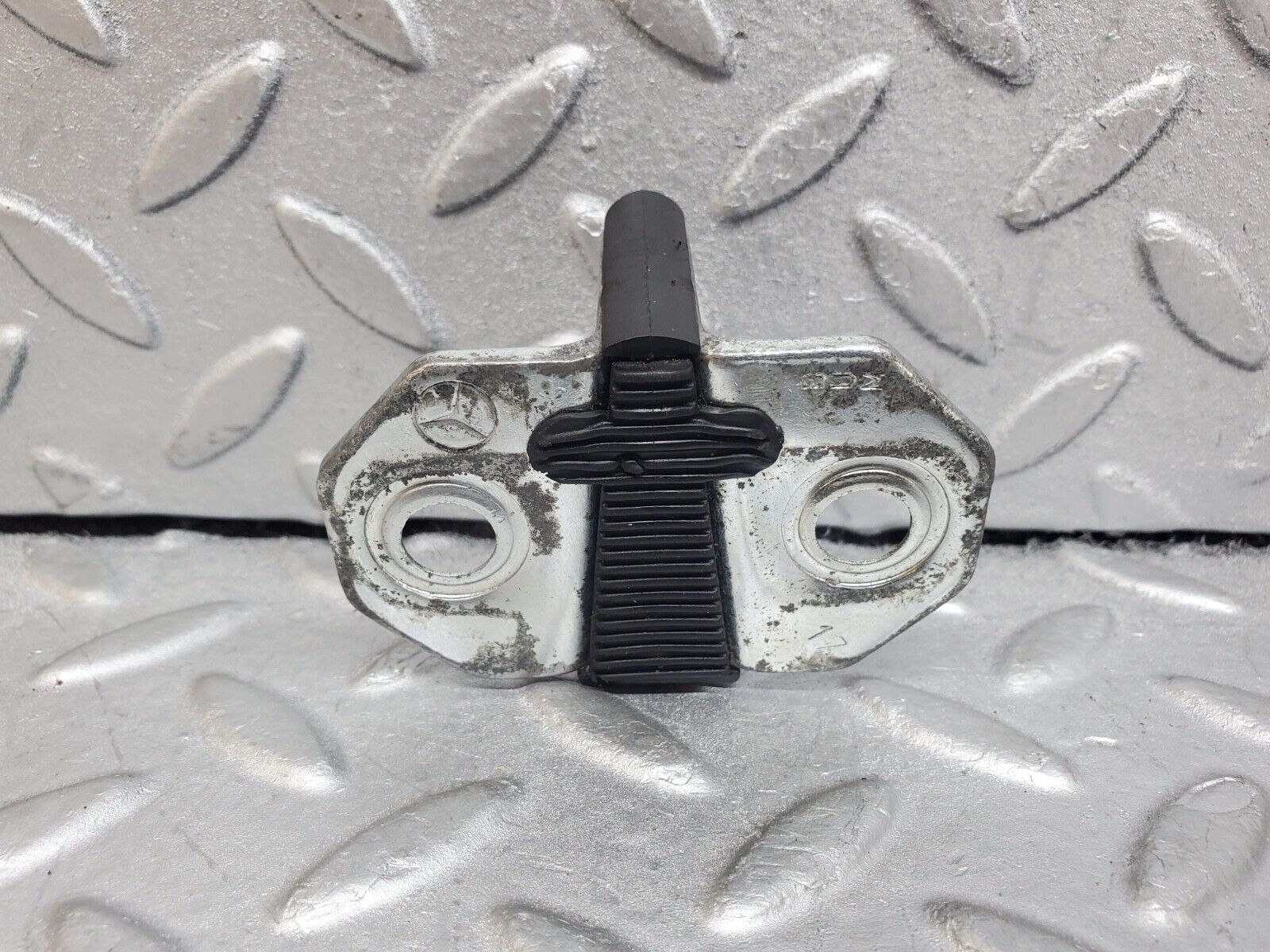 44789 Mercedes-Benz W124 220E Door Lock Latch