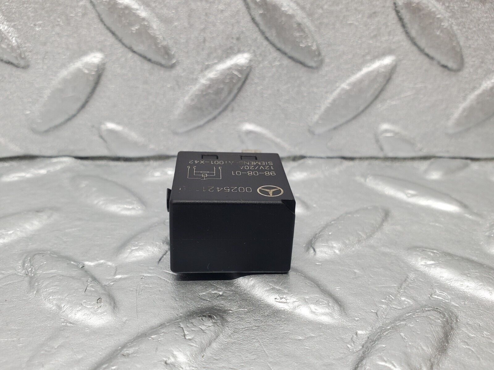 46920 Mercedes-Benz R129 320SL Coupe Indicator Relay 0025421119