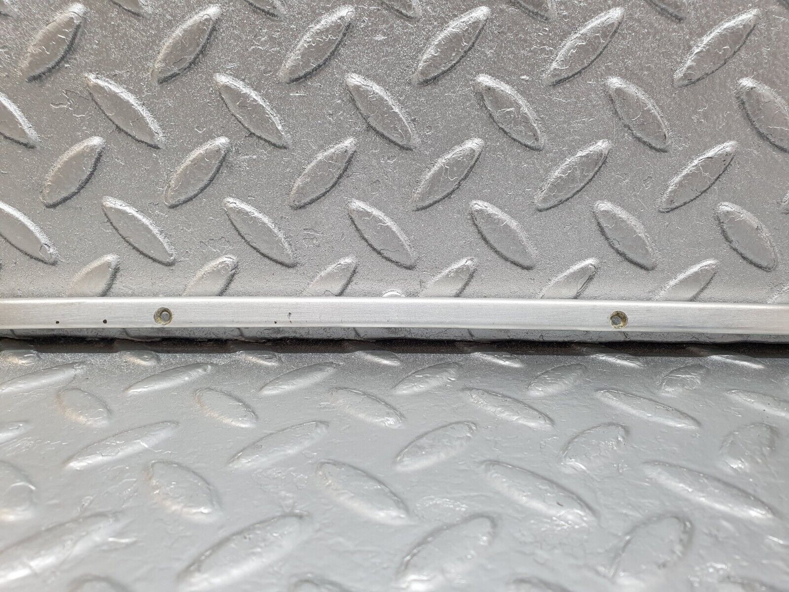 43750 Mercedes-Benz C126 380SEC Coupe Sunroof Chrome Trim