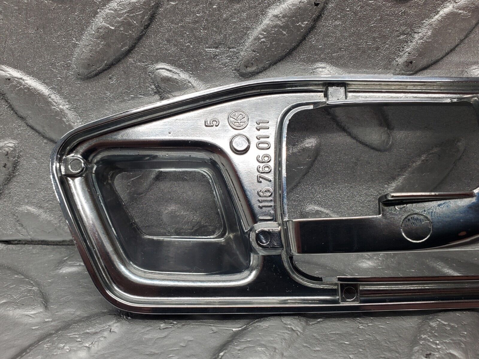 46463 Mercedes-Benz C123 280CE Coupe Chrome Frame For Door Opener Left 1167660111