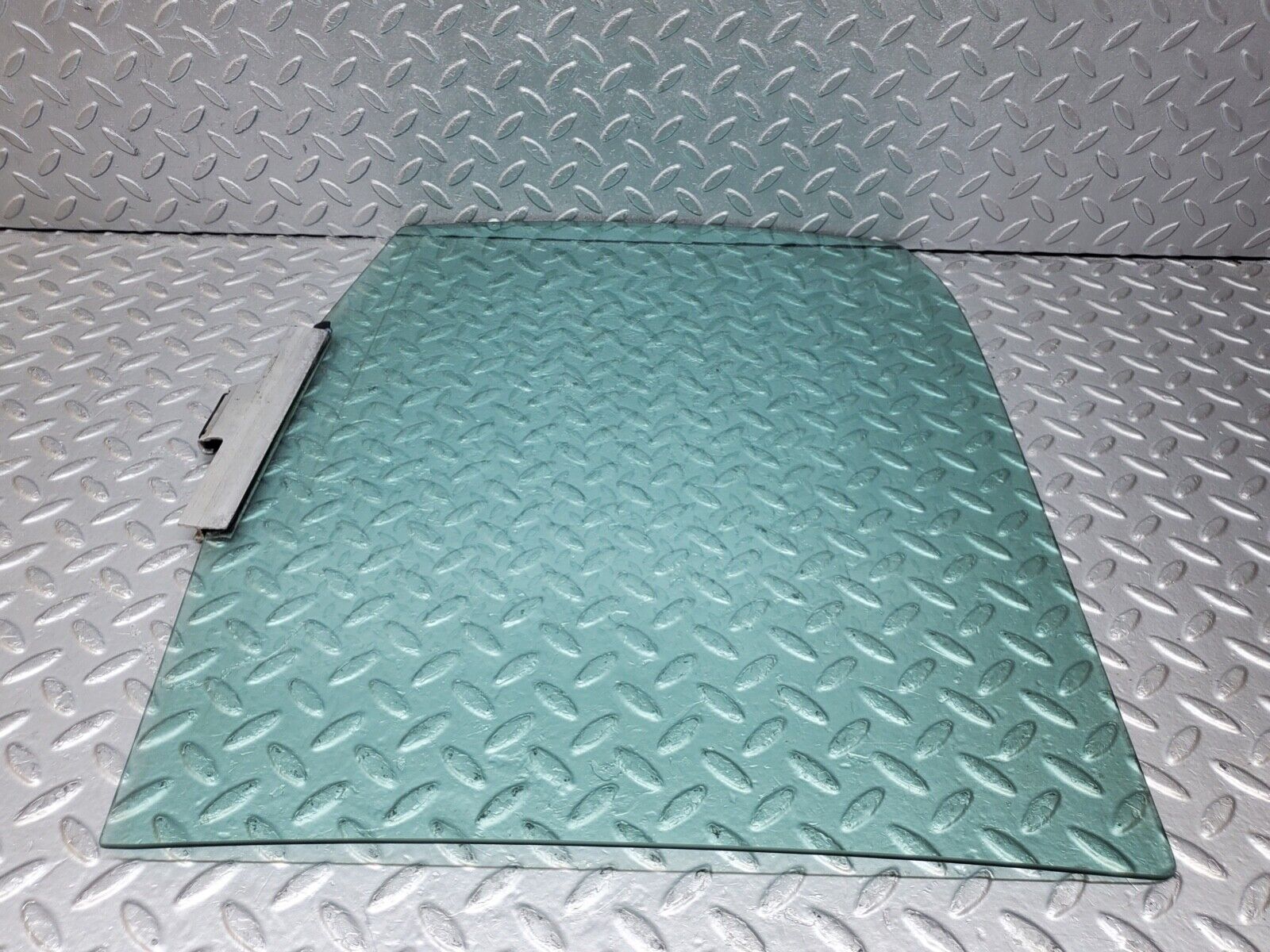 44619 Mercedes-Benz W124 220E Rear Right Door Window Glass