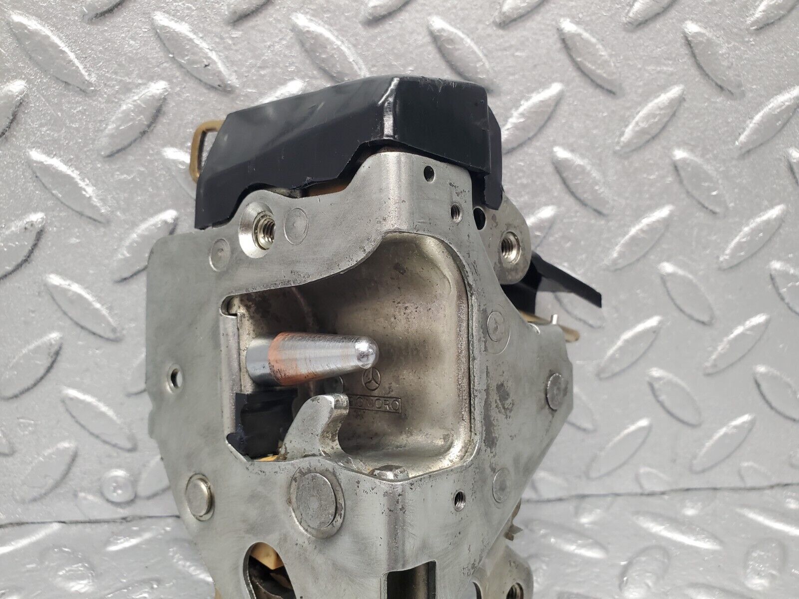 46383 Mercedes-Benz C123 280CE Coupe Left Door Lock Mechanism 1237230308